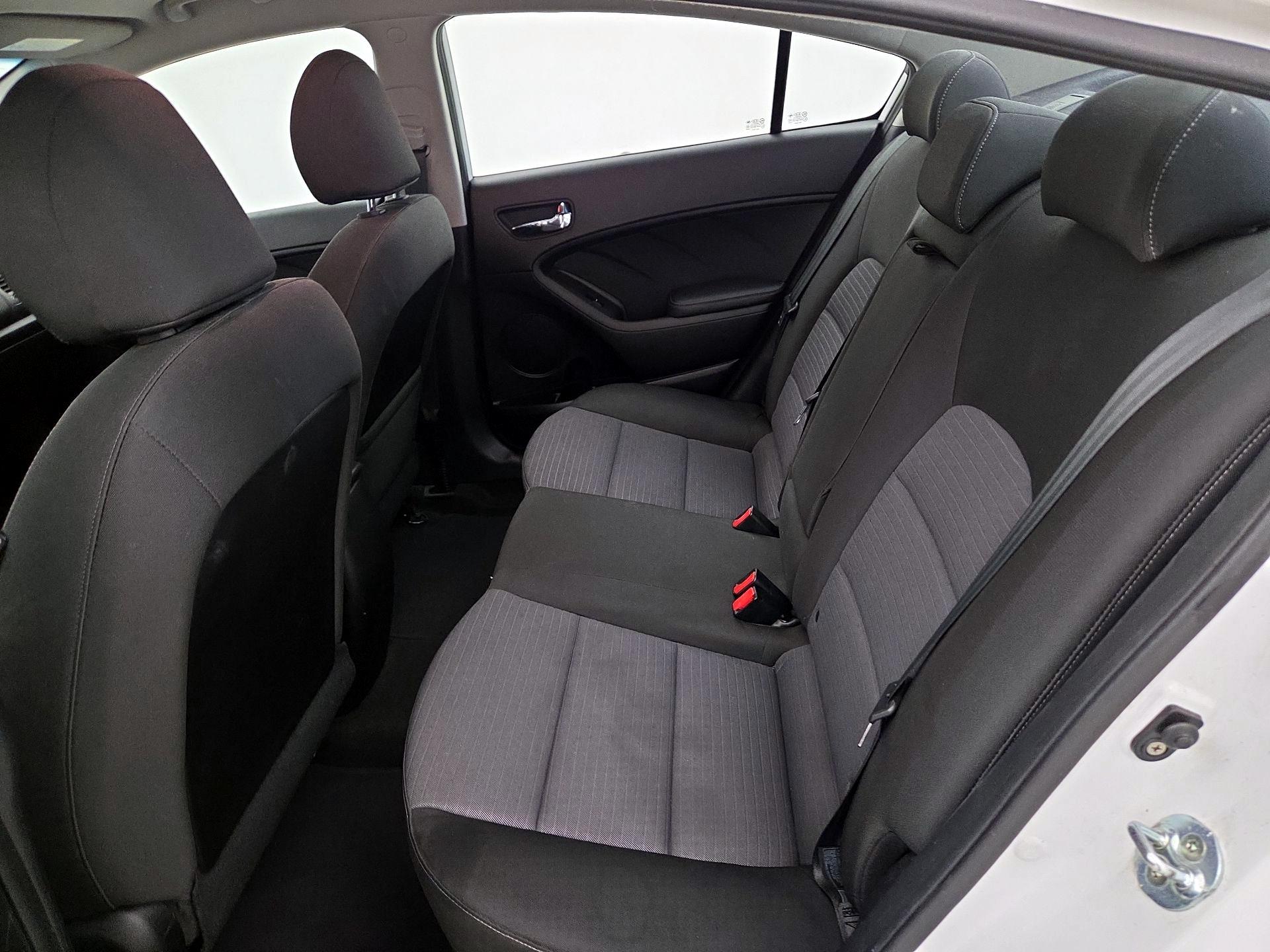 Thumbnail: 2016 Kia Forte - 19