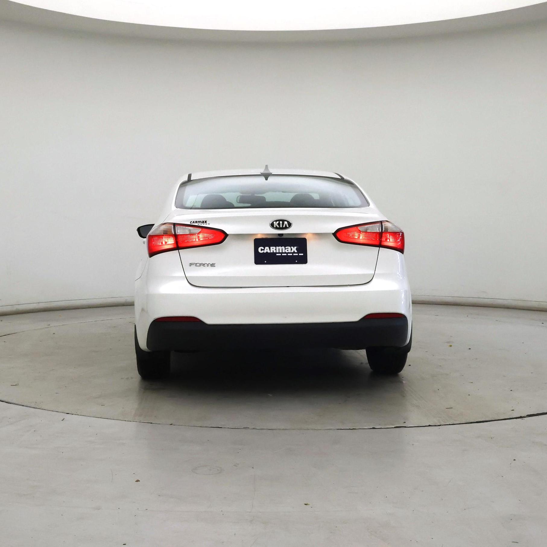 Thumbnail: 2016 Kia Forte - 6