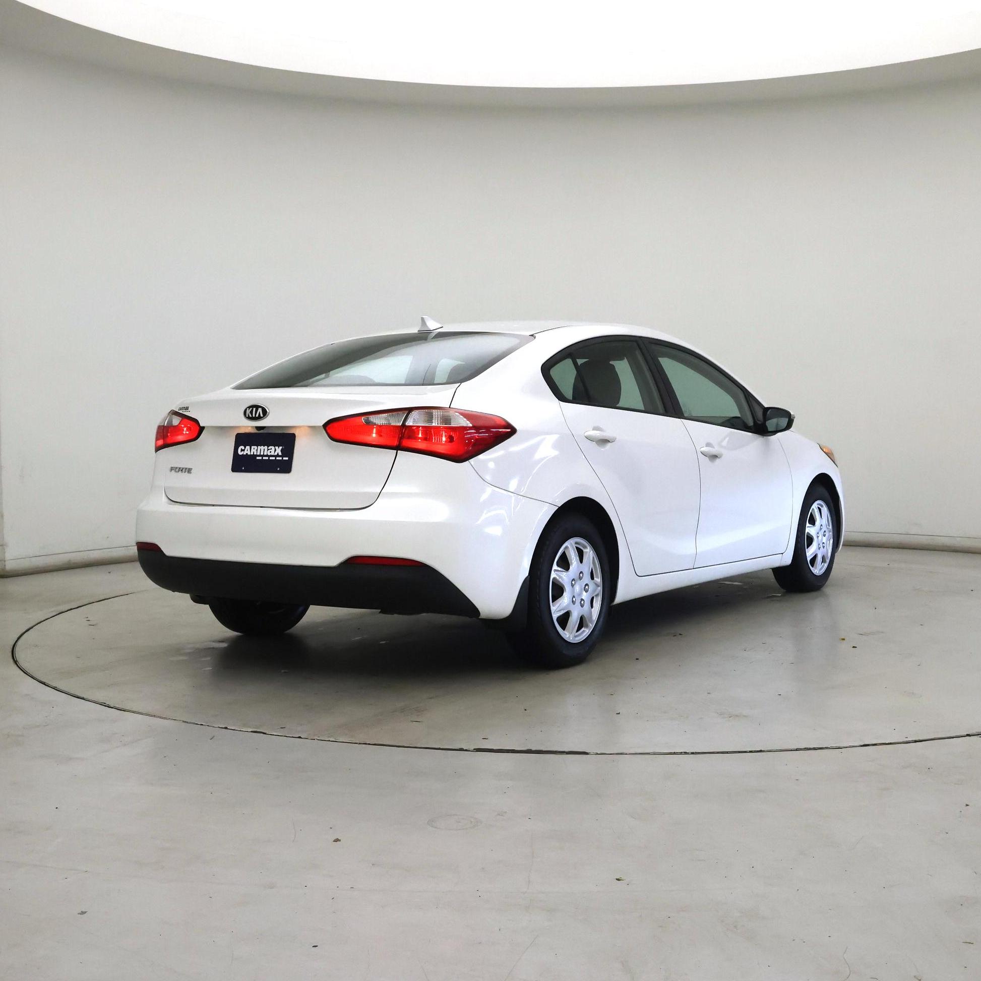 Thumbnail: 2016 Kia Forte - 8