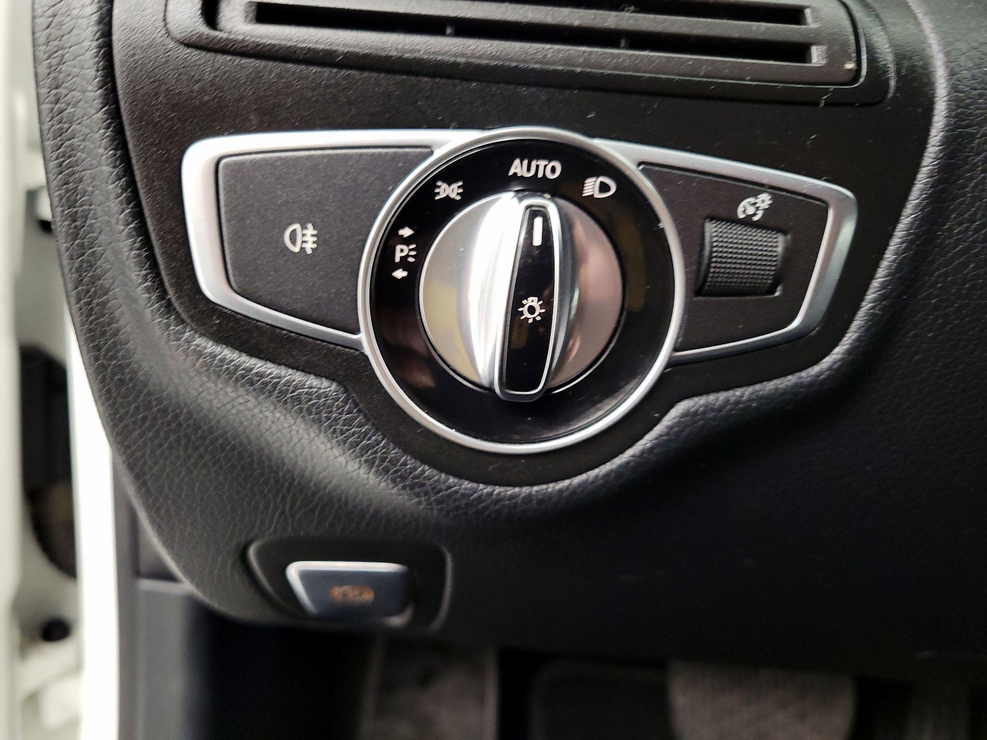 Thumbnail: 2017 Mercedes-Benz C-Class - 13