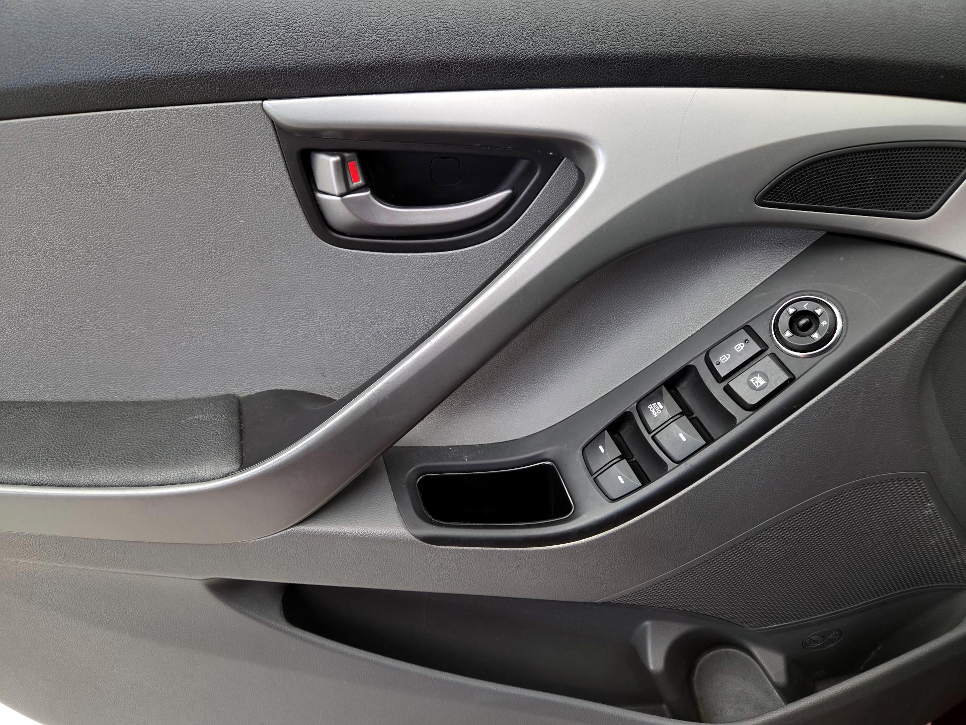 Thumbnail: 2014 Hyundai Elantra - 12