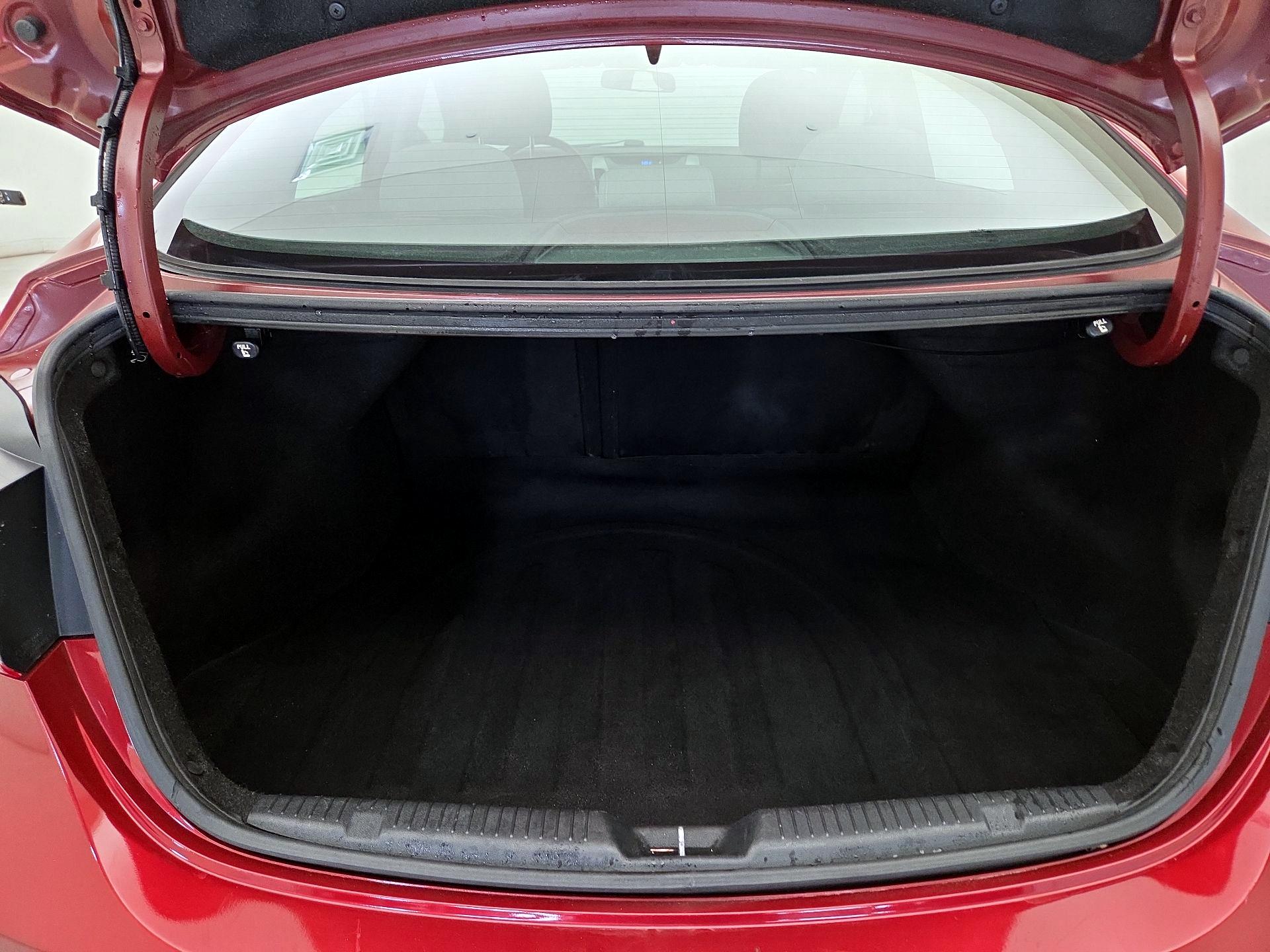 Thumbnail: 2014 Hyundai Elantra - 18
