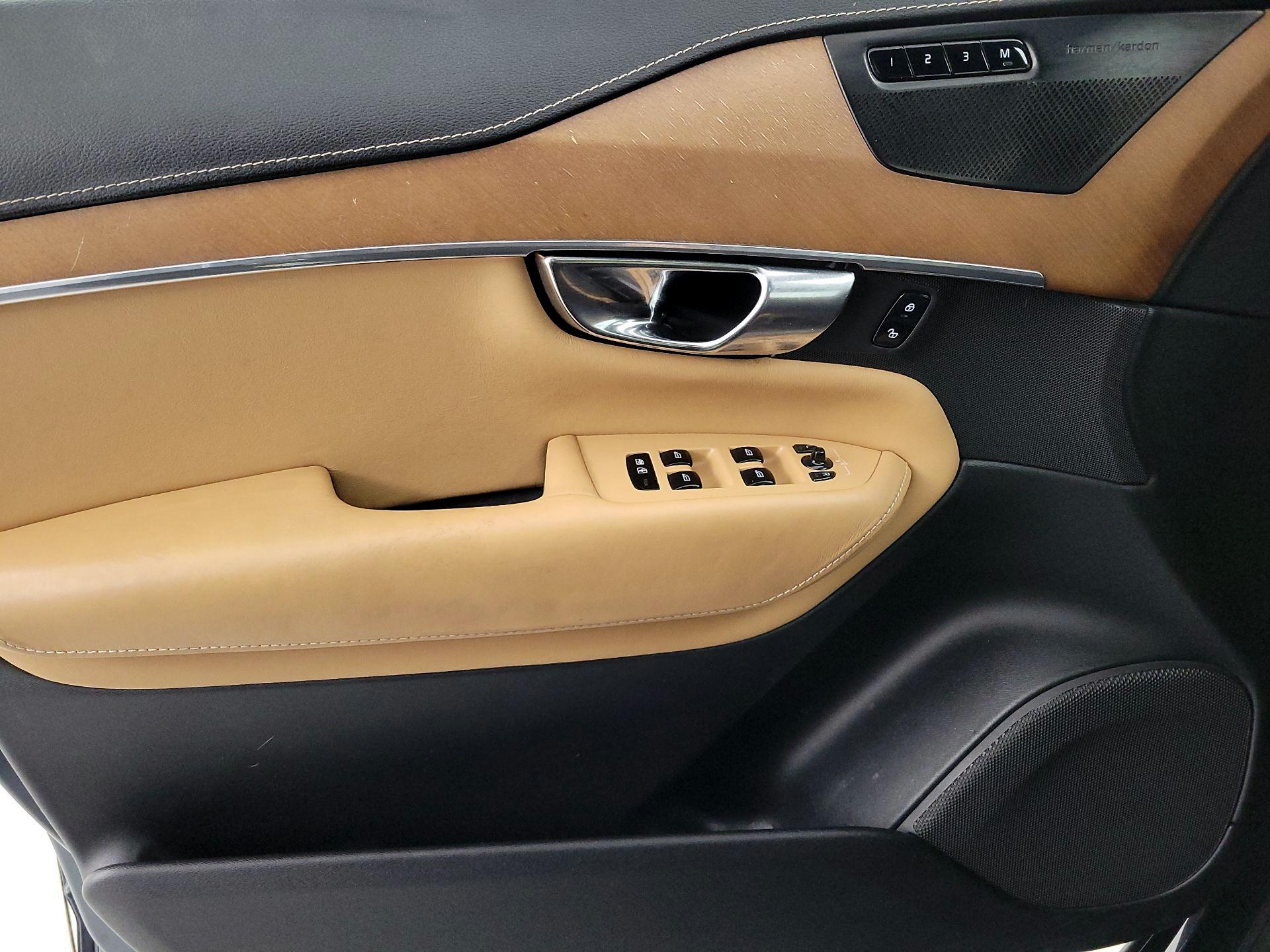 Thumbnail: 2019 Volvo XC90 - 12