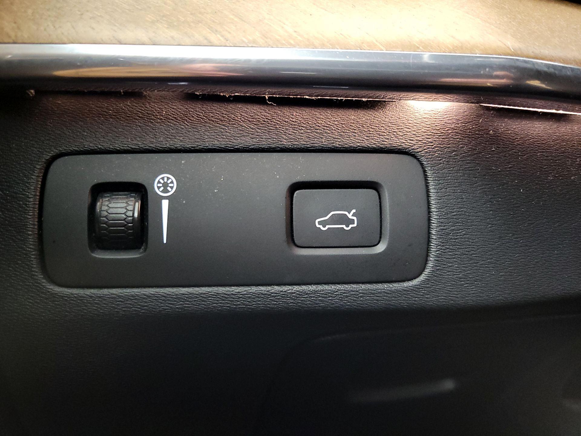 Thumbnail: 2019 Volvo XC90 - 13