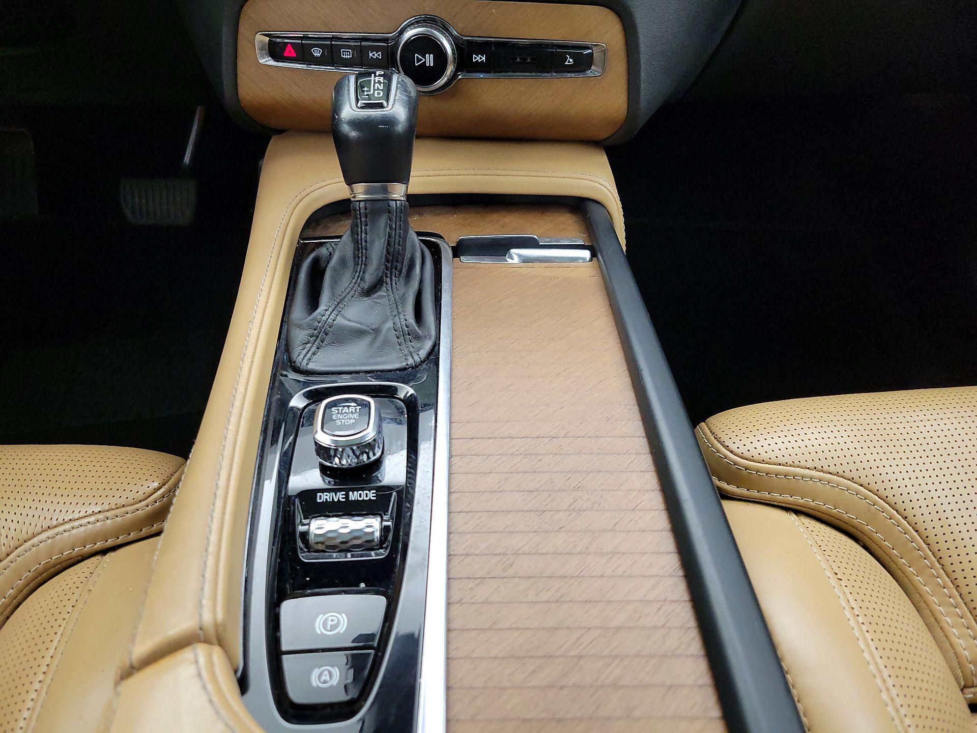 Thumbnail: 2019 Volvo XC90 - 18