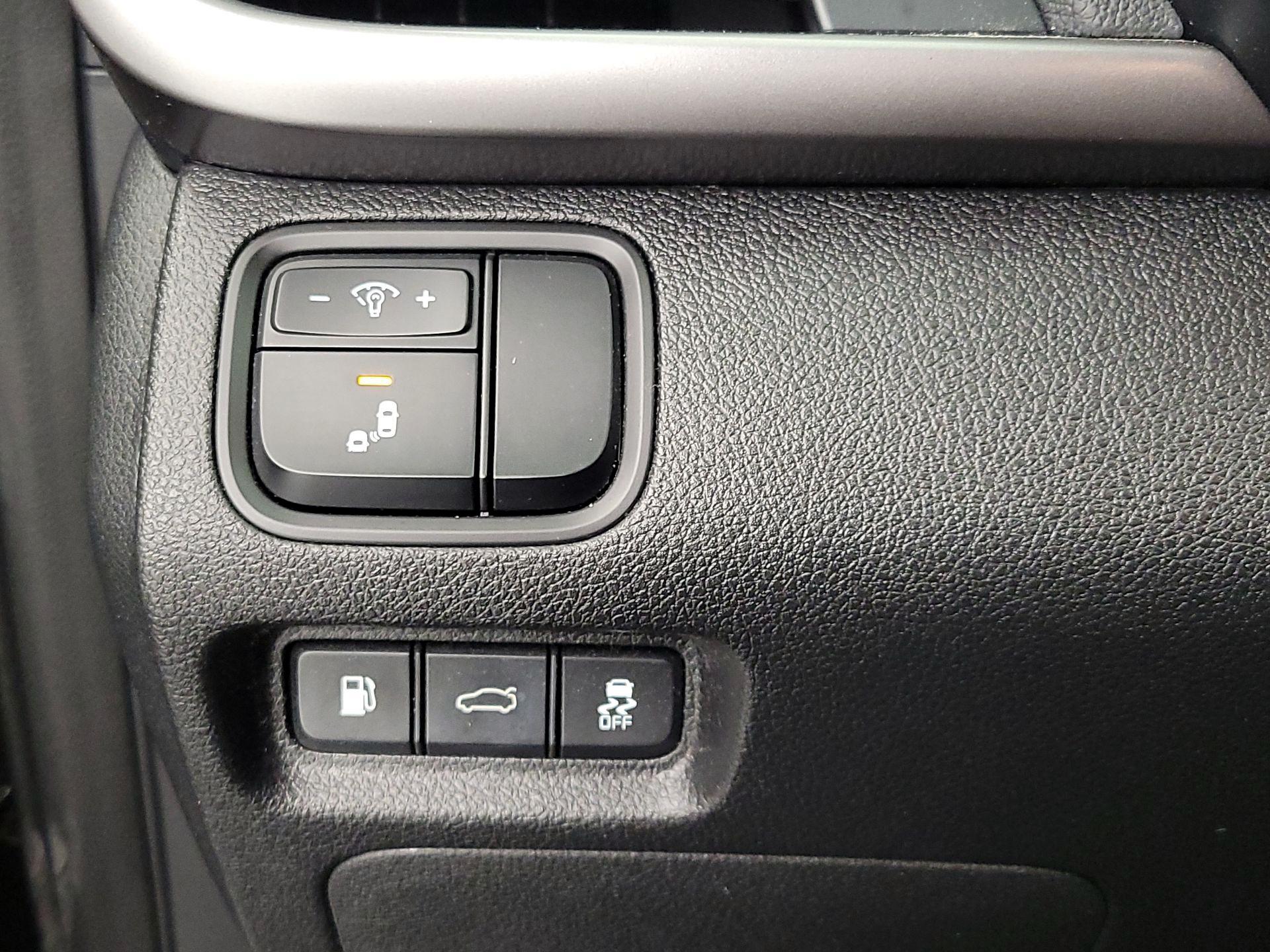 Thumbnail: 2018 Kia Optima - 13