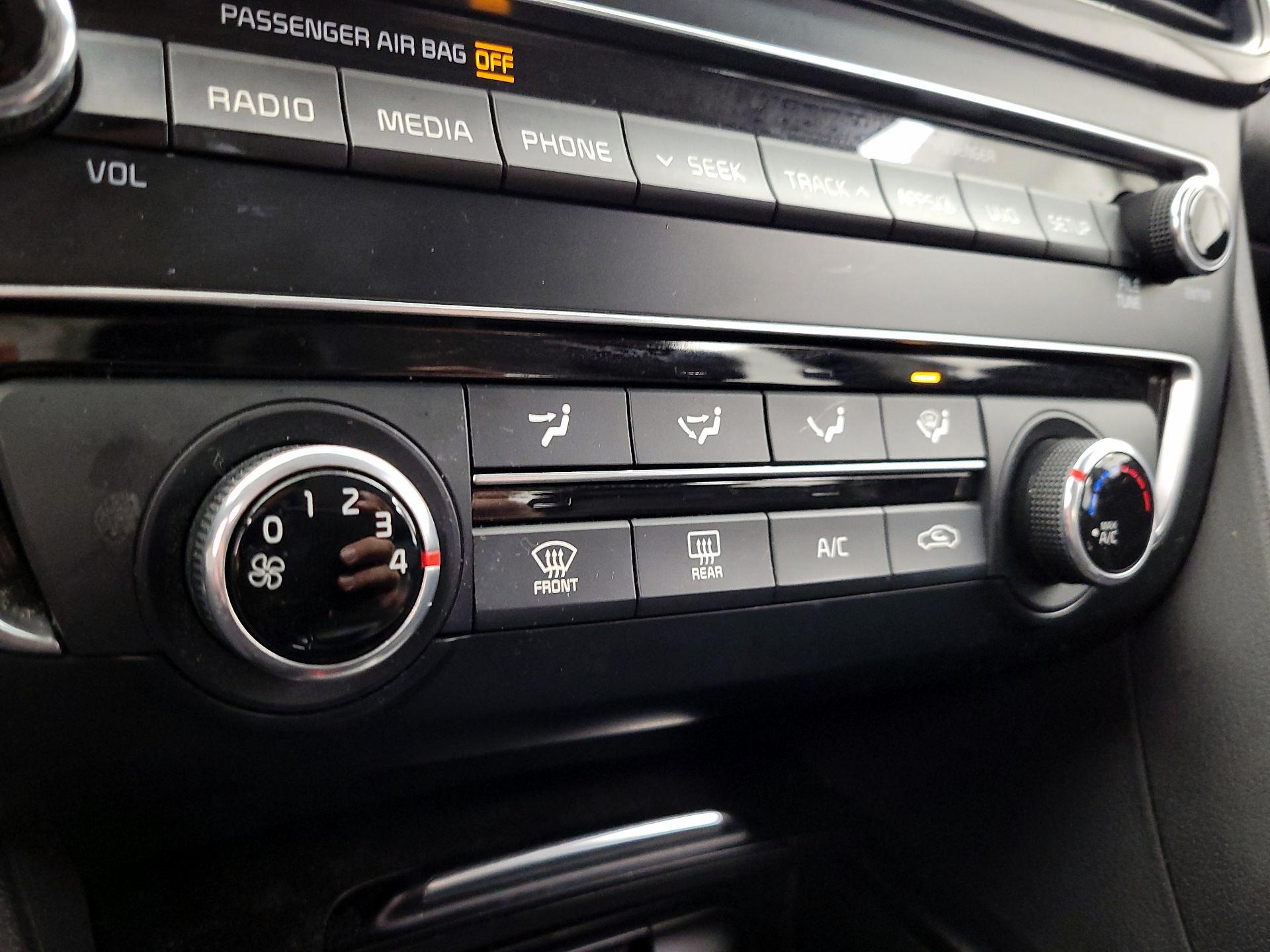 Thumbnail: 2018 Kia Optima - 16