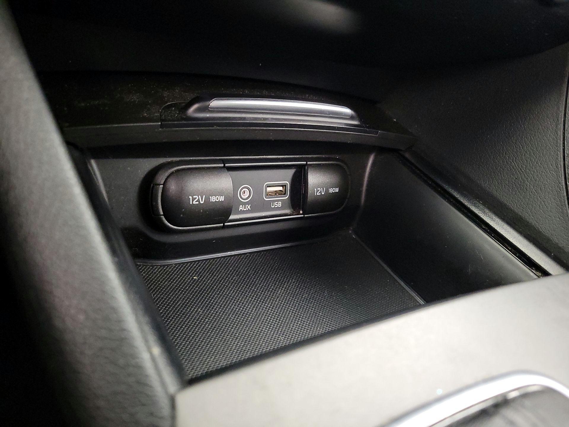 Thumbnail: 2018 Kia Optima - 18