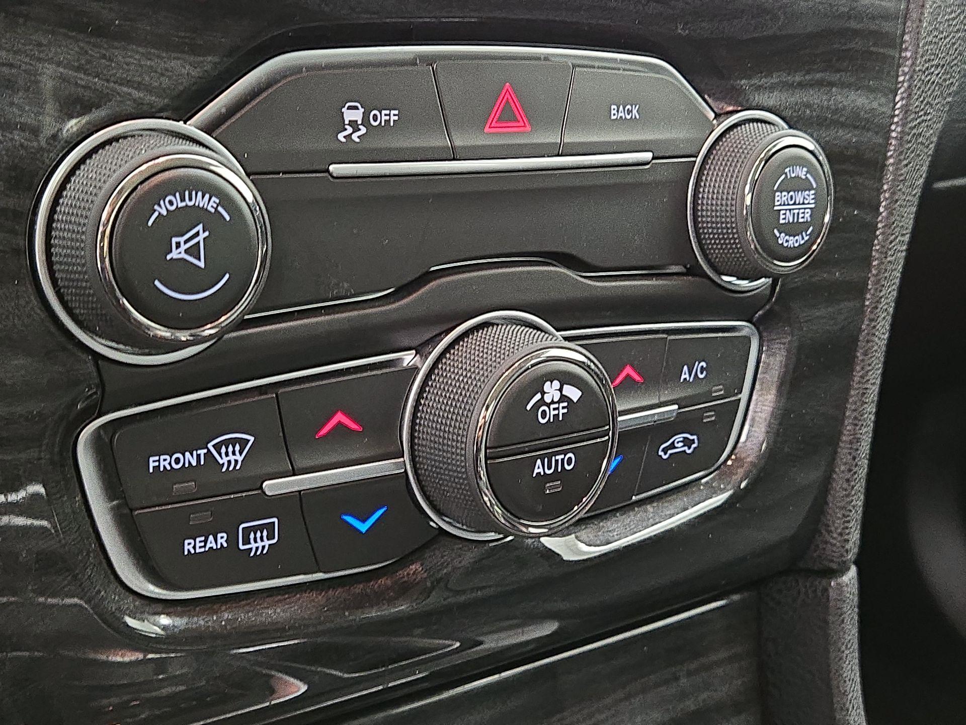 Thumbnail: 2016 Chrysler 300 - 15