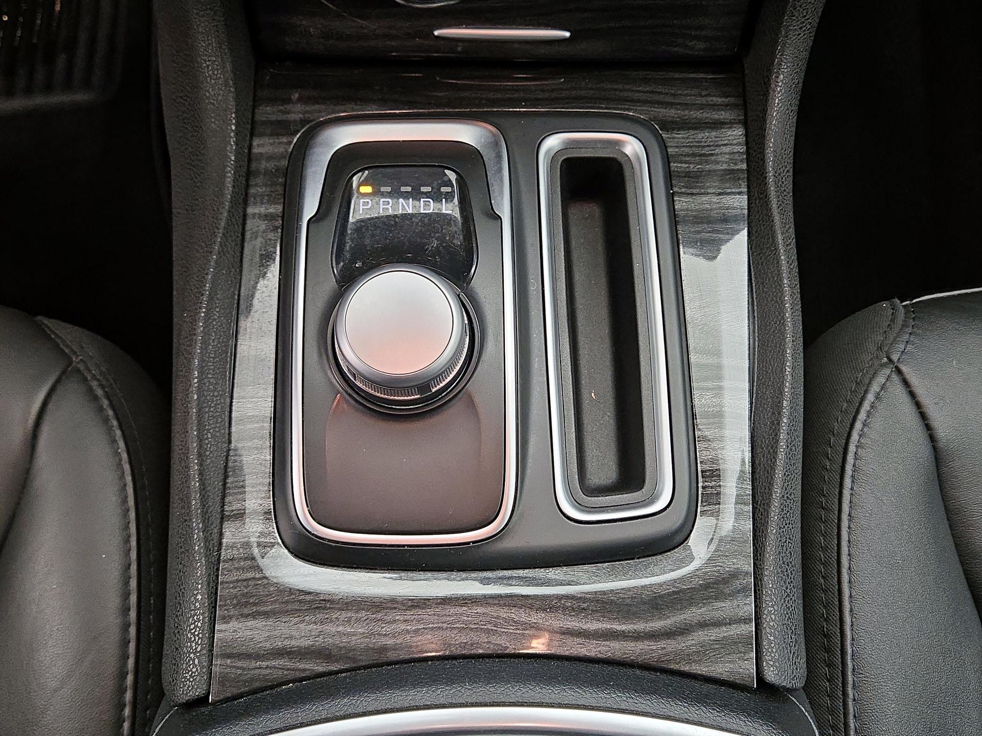 Thumbnail: 2016 Chrysler 300 - 16