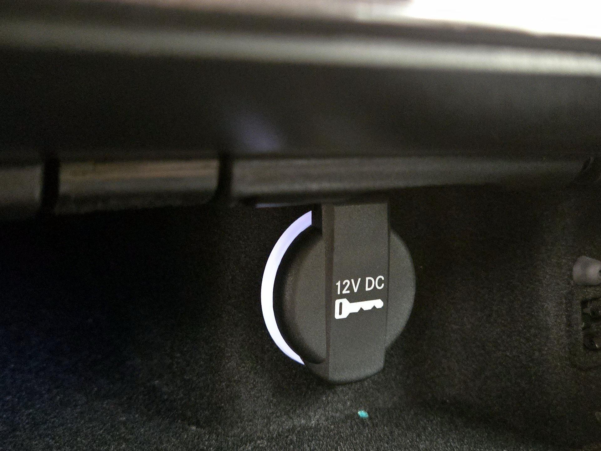 Thumbnail: 2016 Chrysler 300 - 17