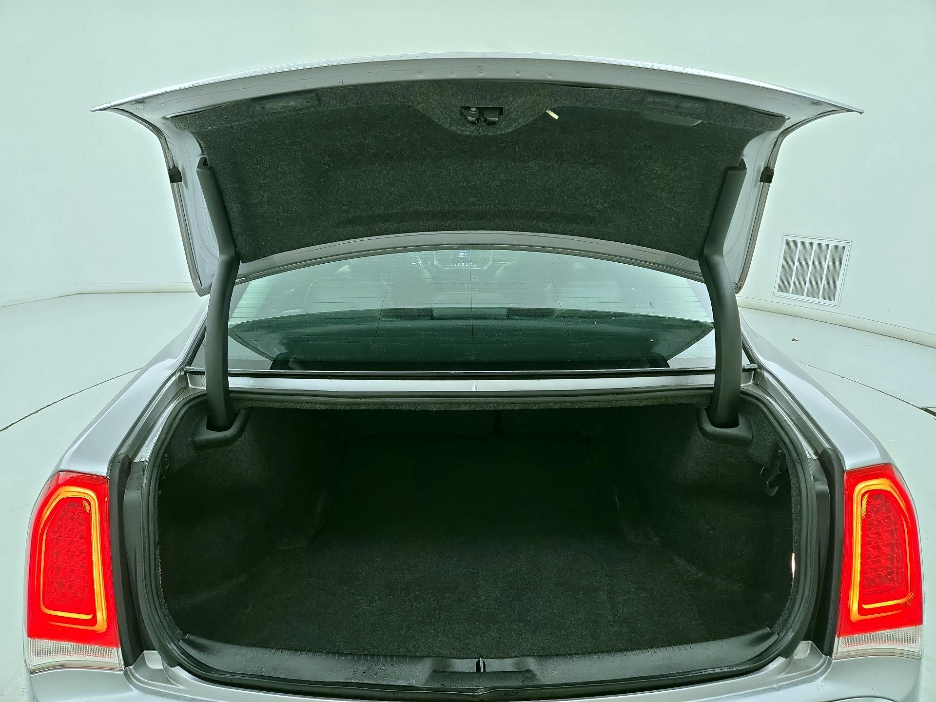 Thumbnail: 2016 Chrysler 300 - 19