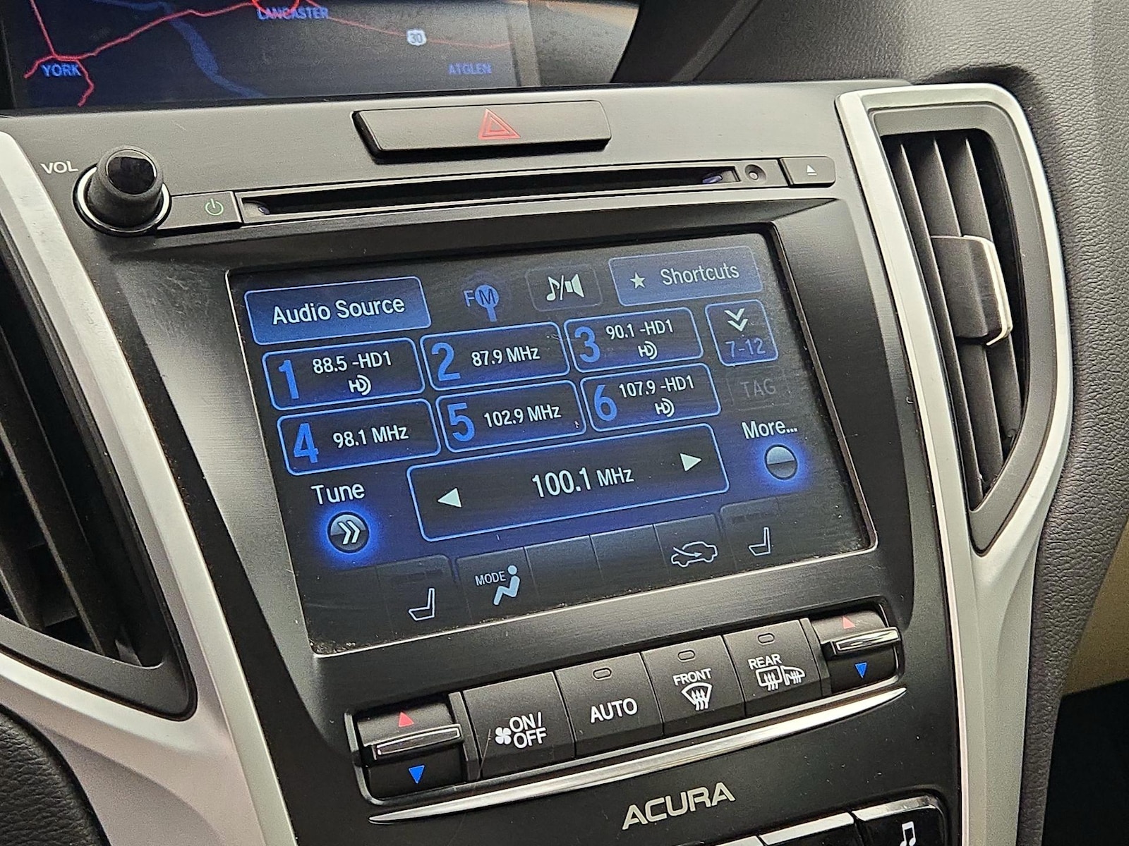 2017 Acura TLX Technology Package - Photo 17