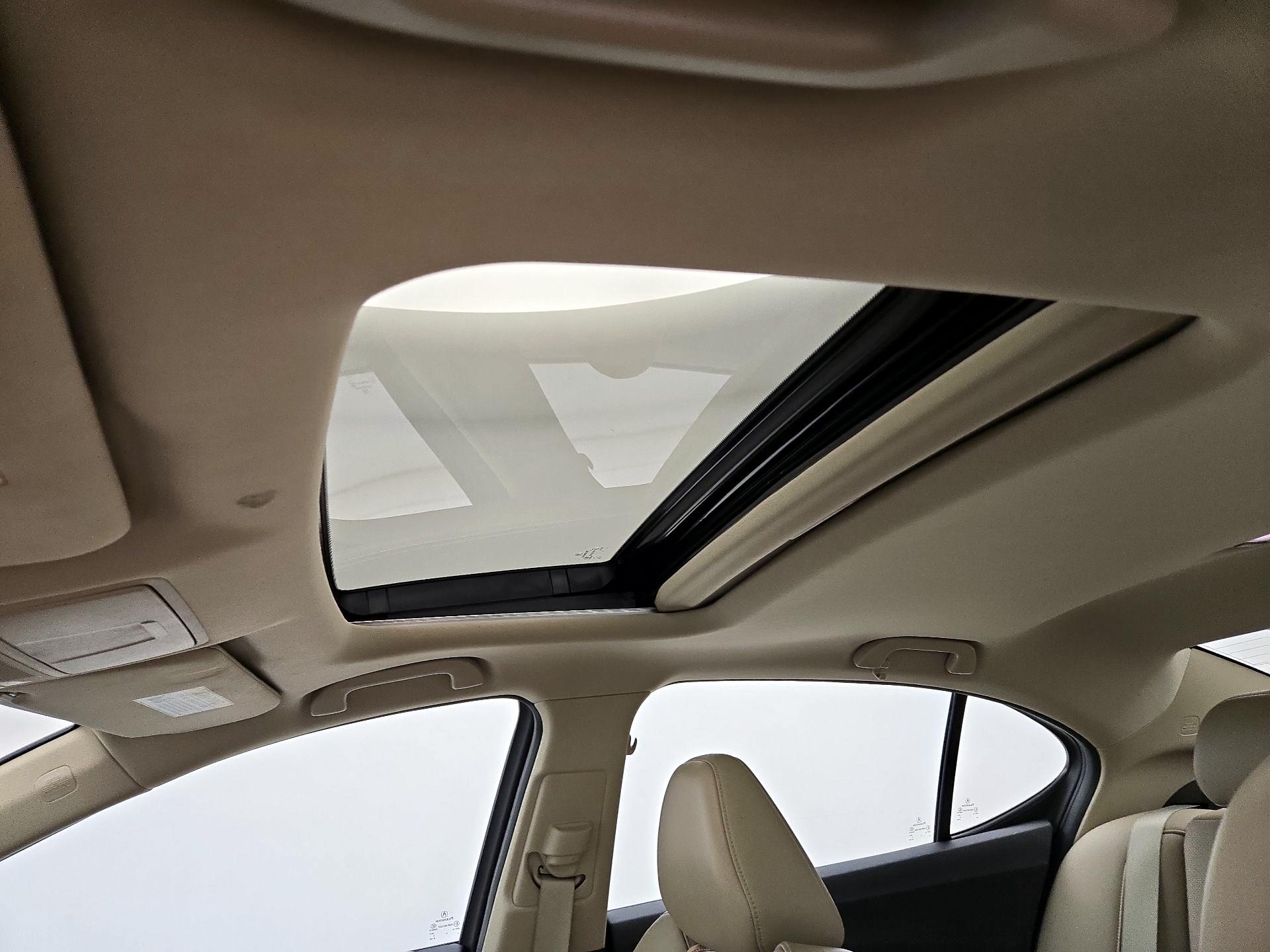 Thumbnail: 2017 Acura TLX - 20