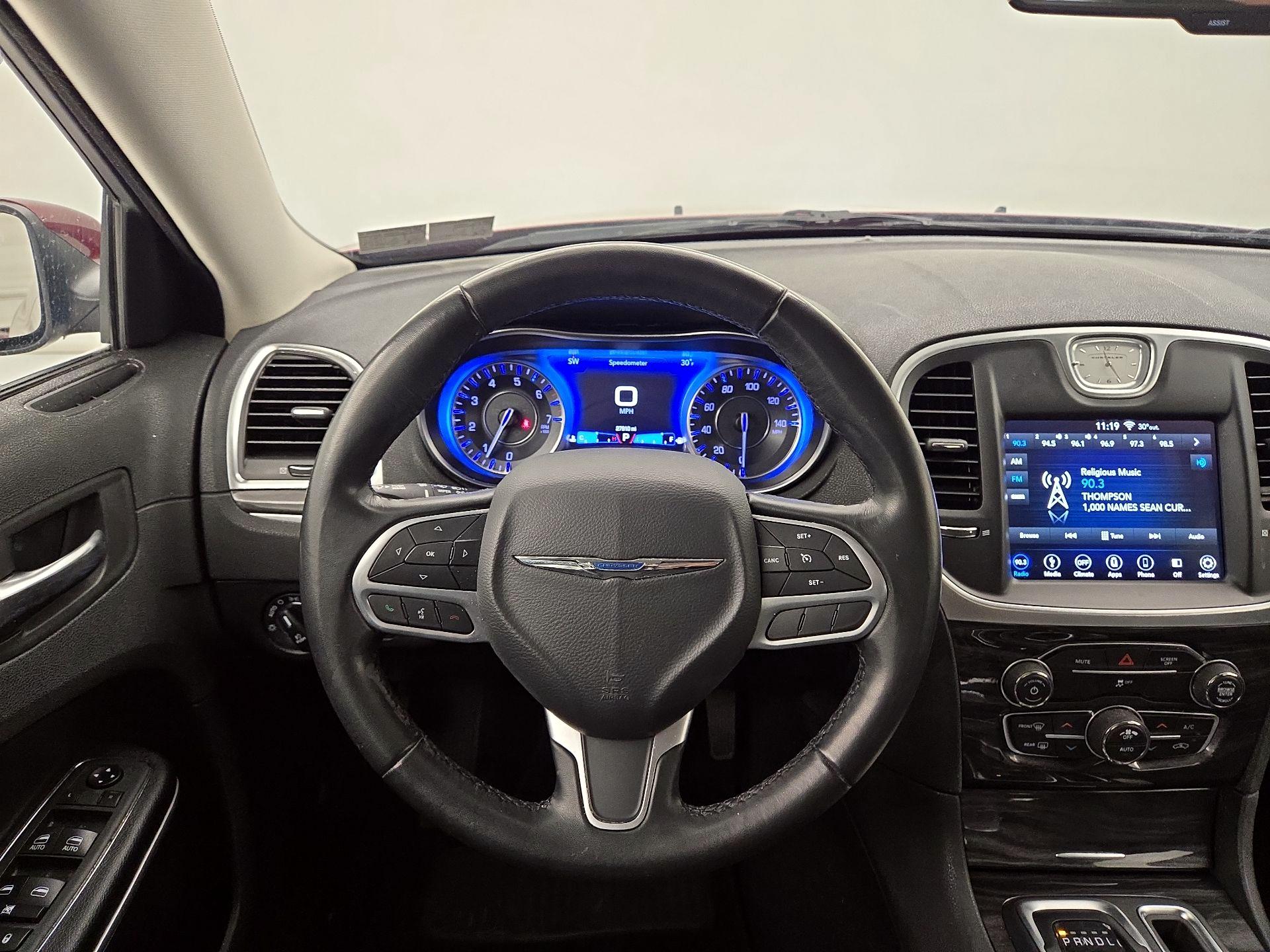 Thumbnail: 2019 Chrysler 300 - 10