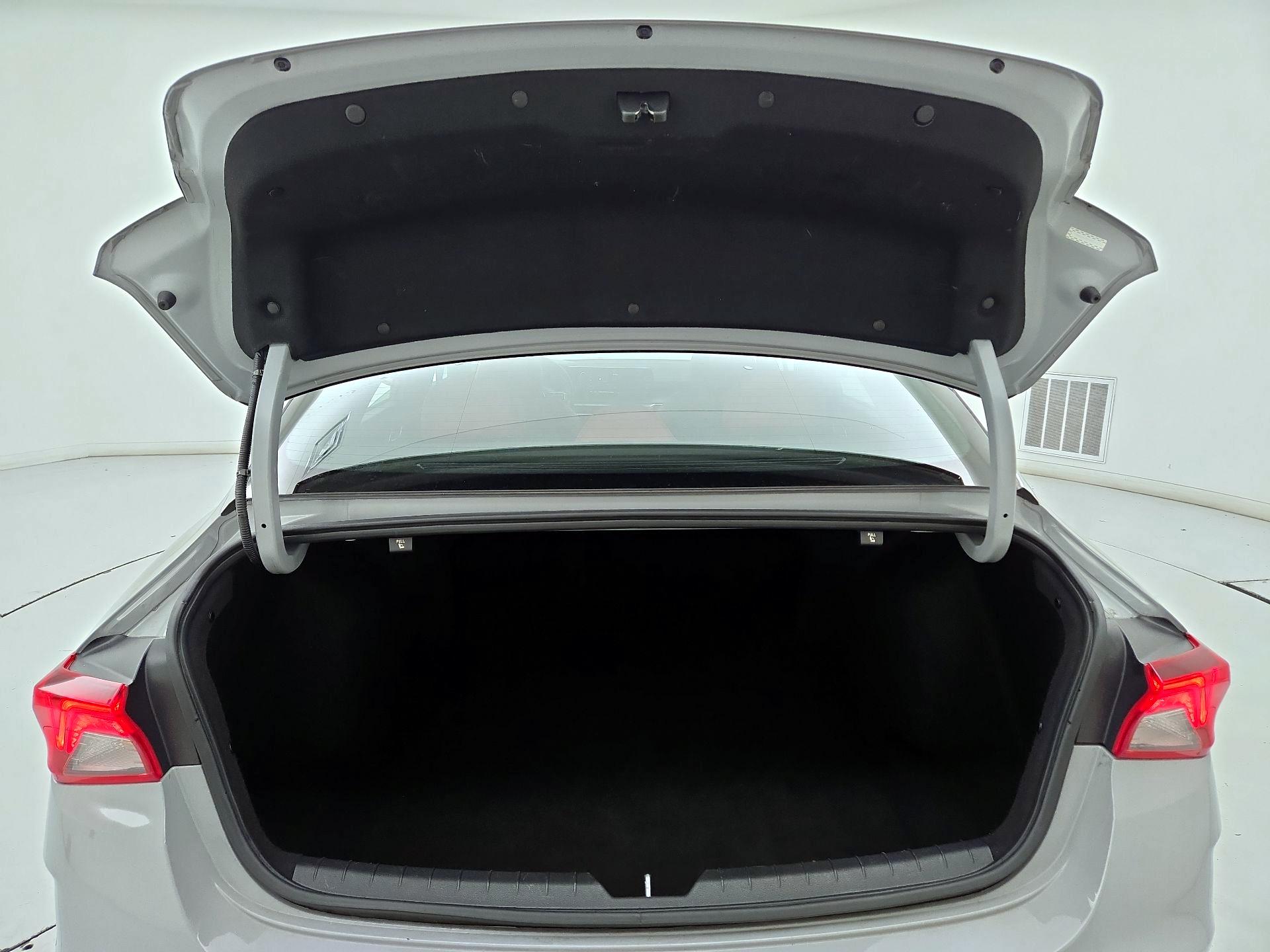 Thumbnail: 2023 Kia K5 - 20