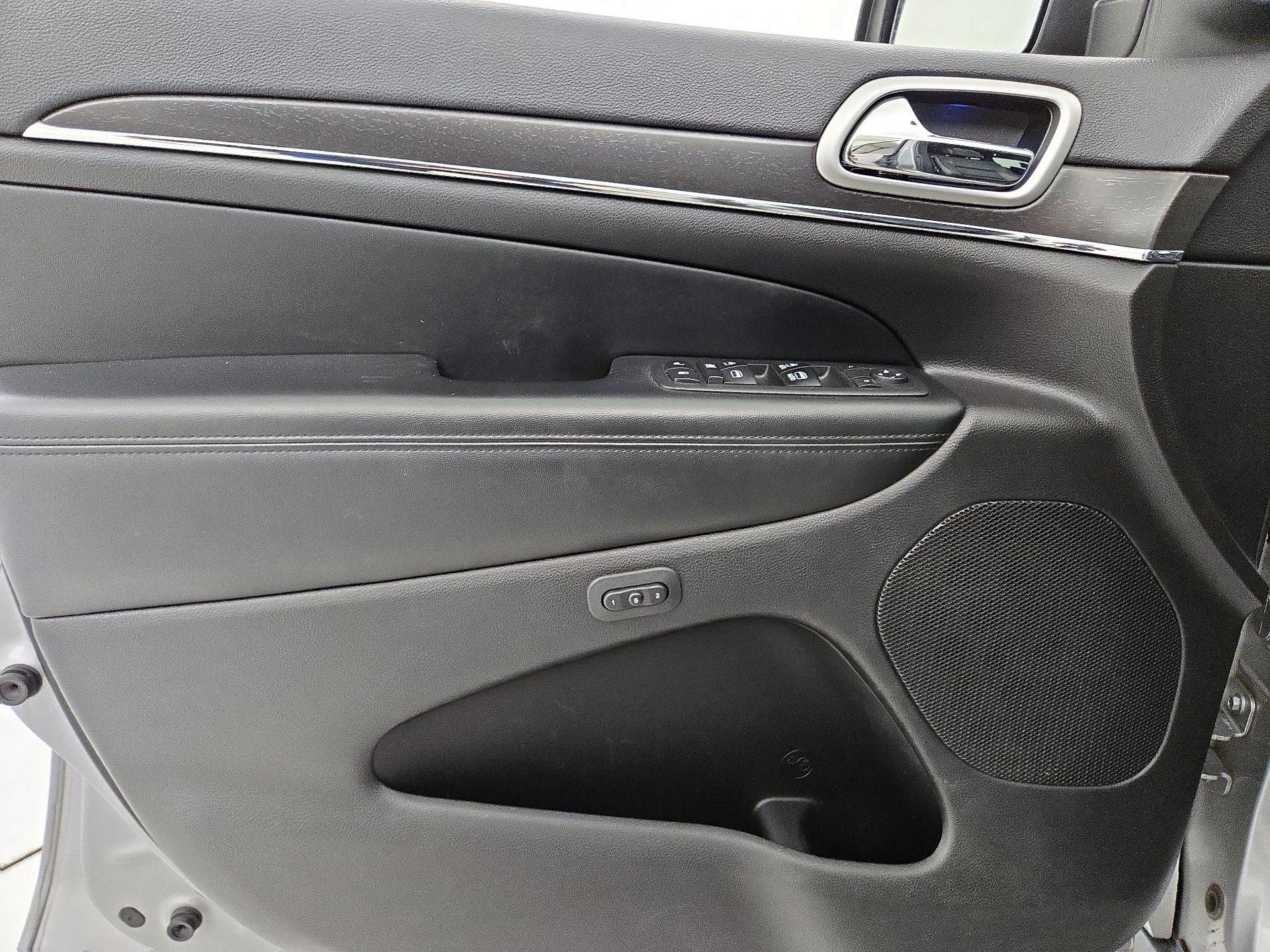 Thumbnail: 2018 Jeep Grand Cherokee - 12