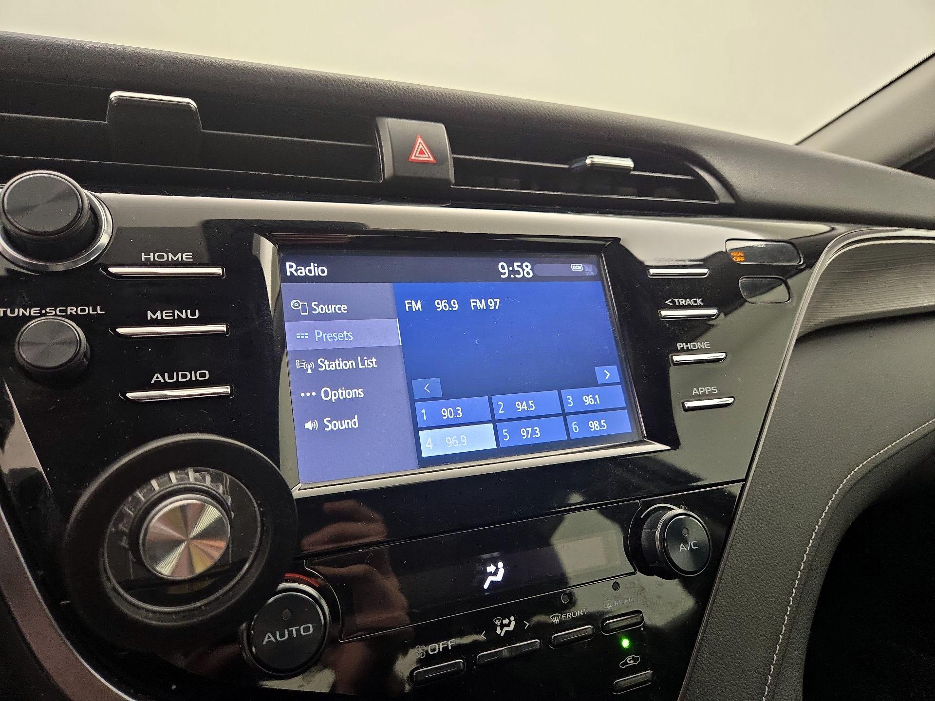 Thumbnail: 2019 Toyota Camry - 15