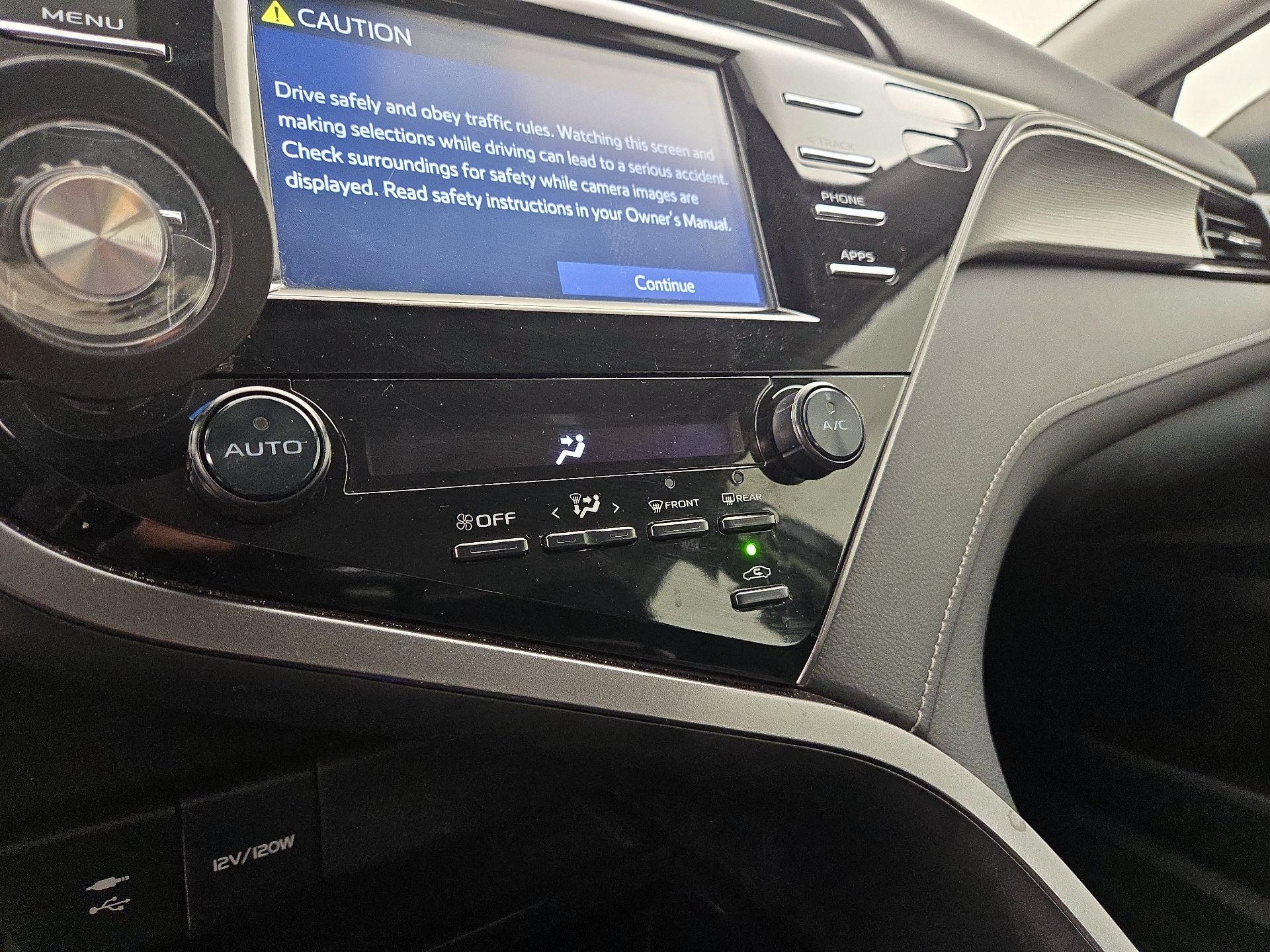 Thumbnail: 2019 Toyota Camry - 16