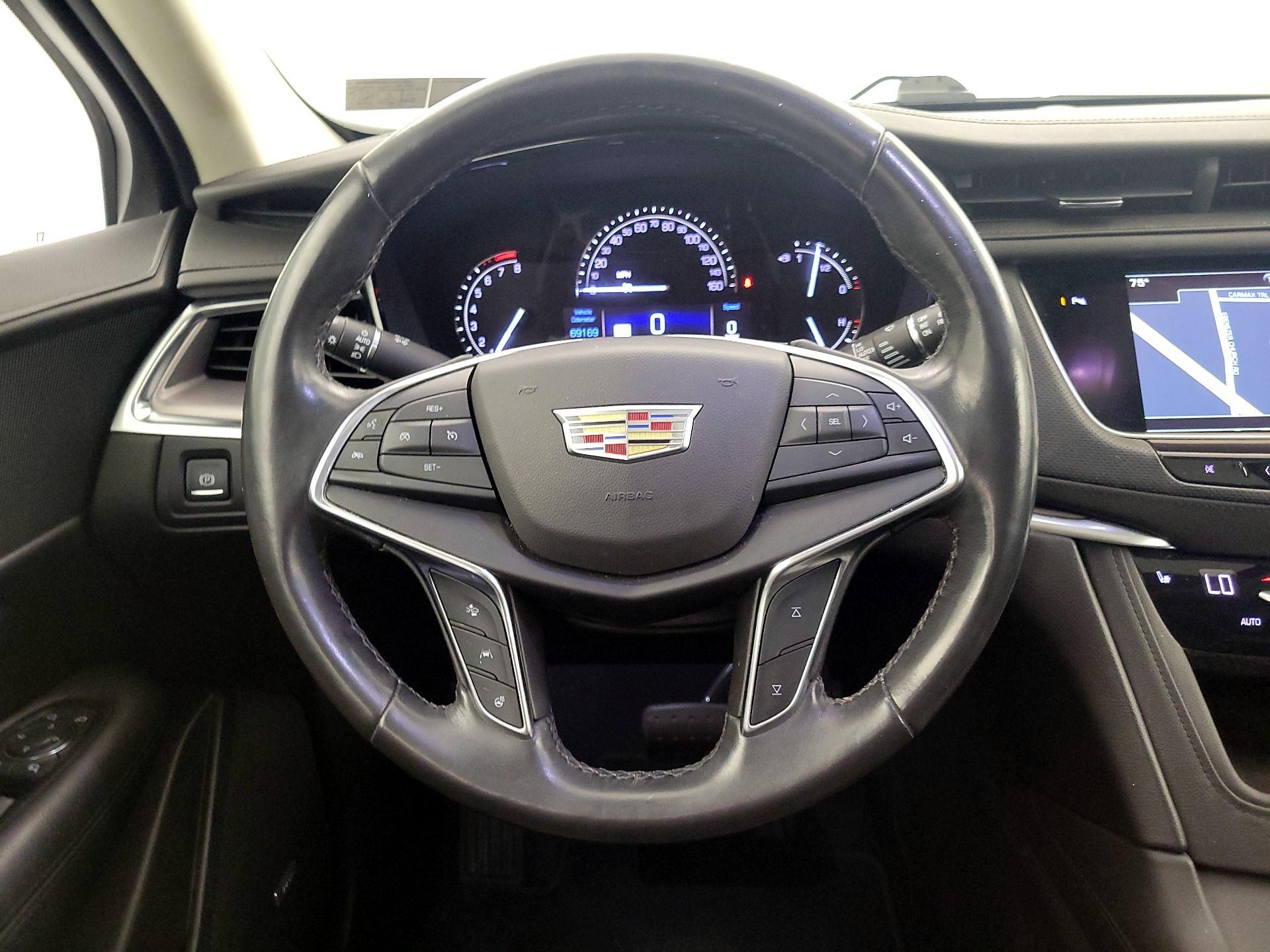 Thumbnail: 2017 Cadillac XT5 - 10