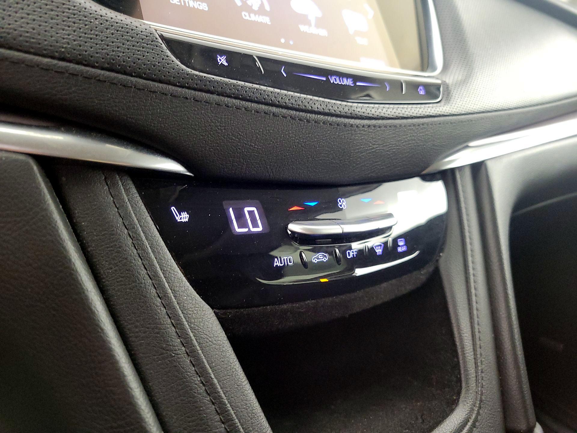 Thumbnail: 2017 Cadillac XT5 - 17