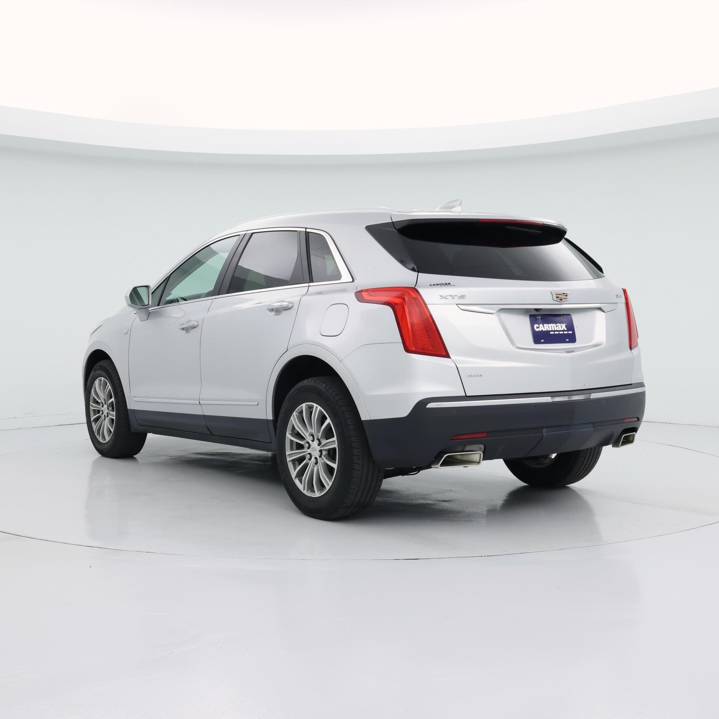 Thumbnail: 2017 Cadillac XT5 - 2