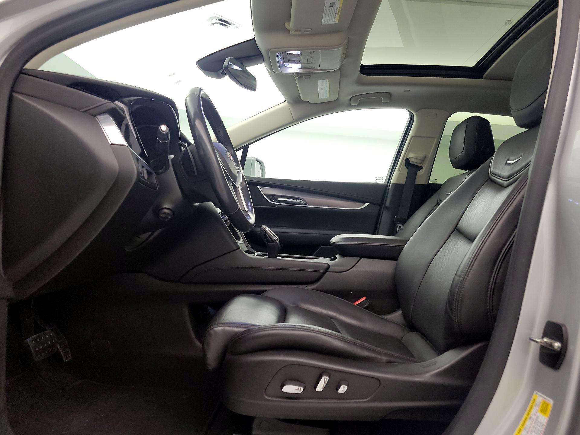 Thumbnail: 2017 Cadillac XT5 - 20