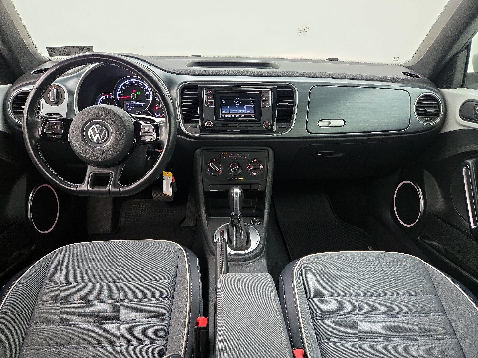 Thumbnail: 2016 Volkswagen Beetle - 9