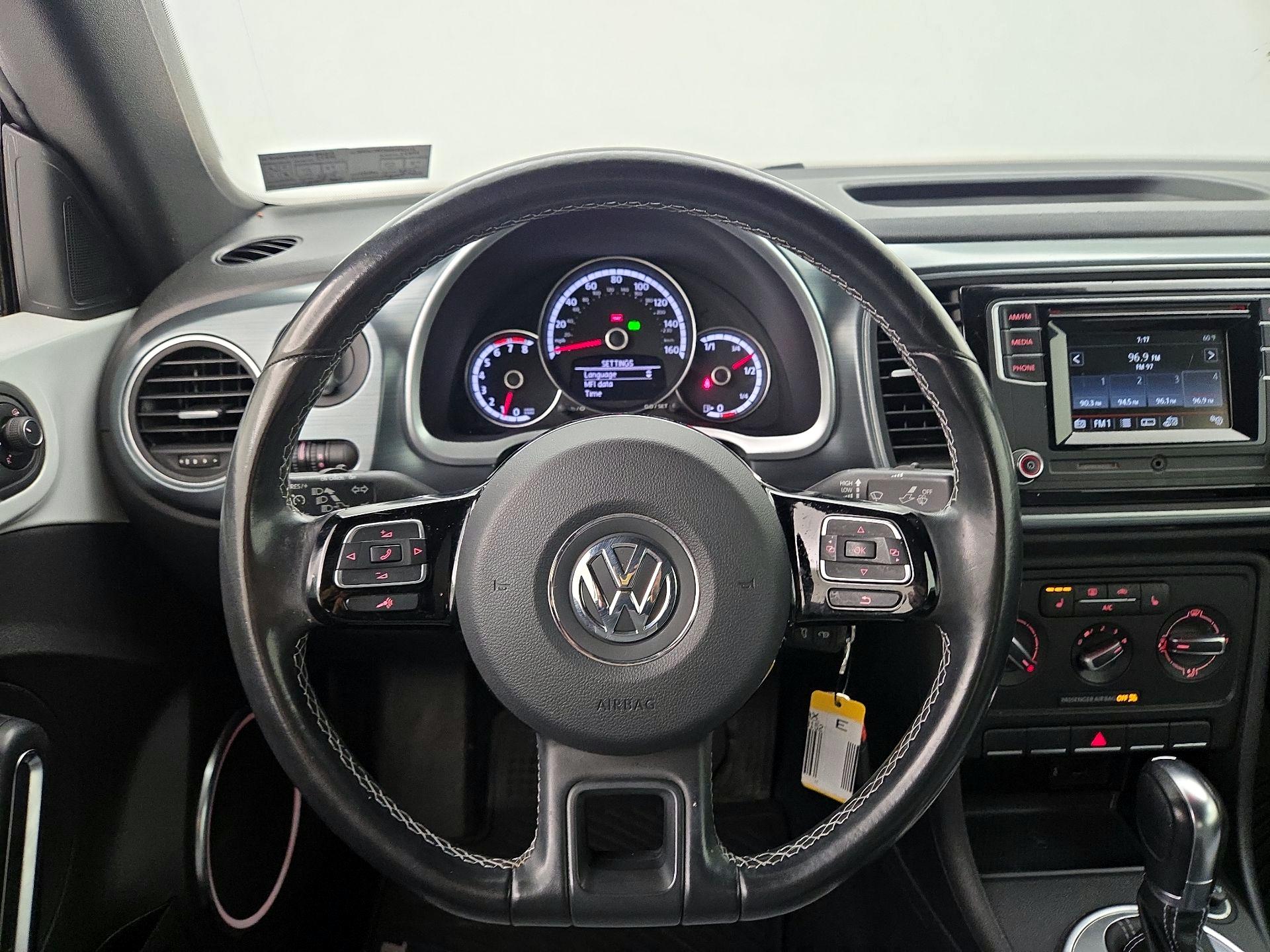 Thumbnail: 2016 Volkswagen Beetle - 10