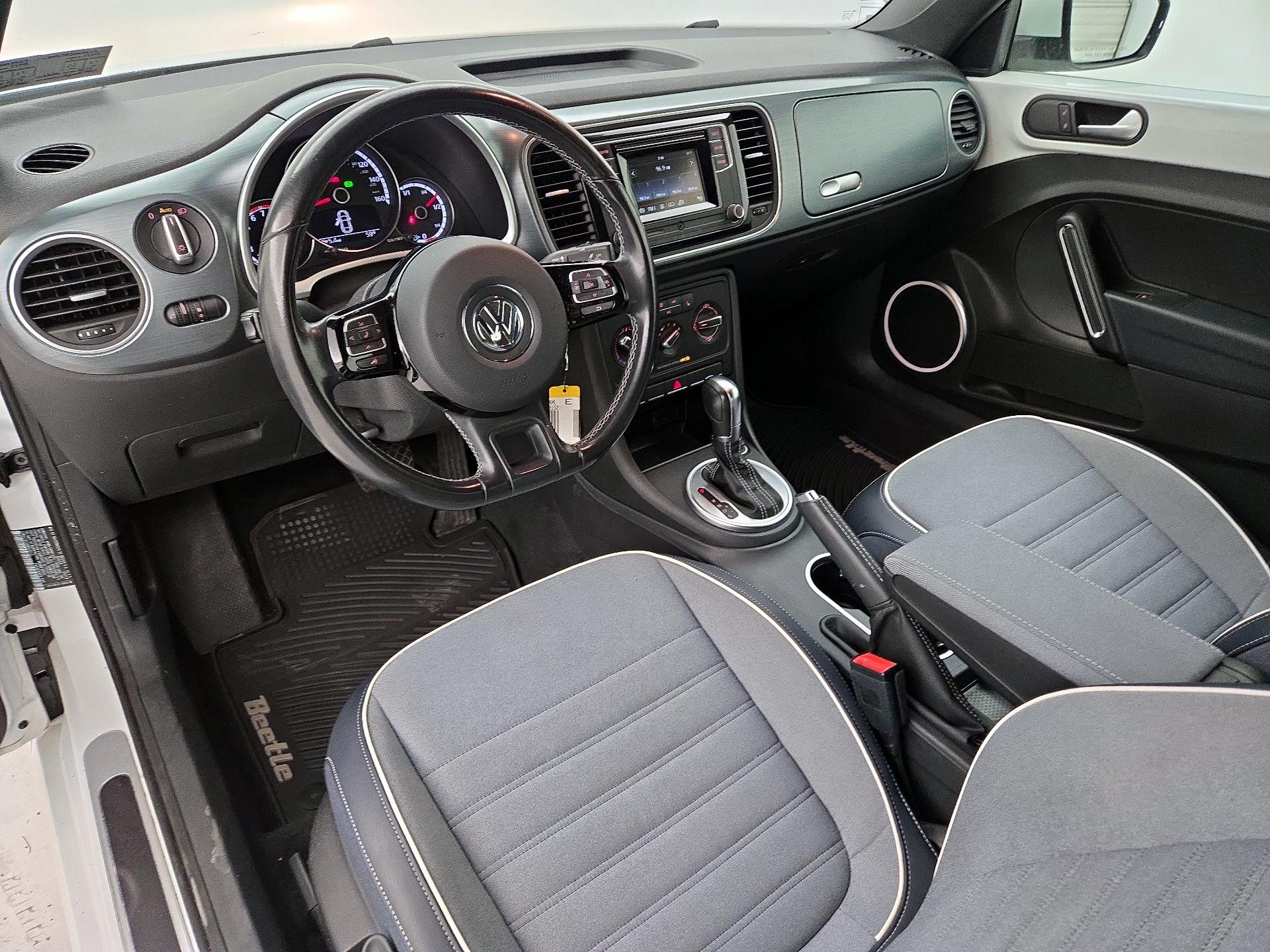 Thumbnail: 2016 Volkswagen Beetle - 11