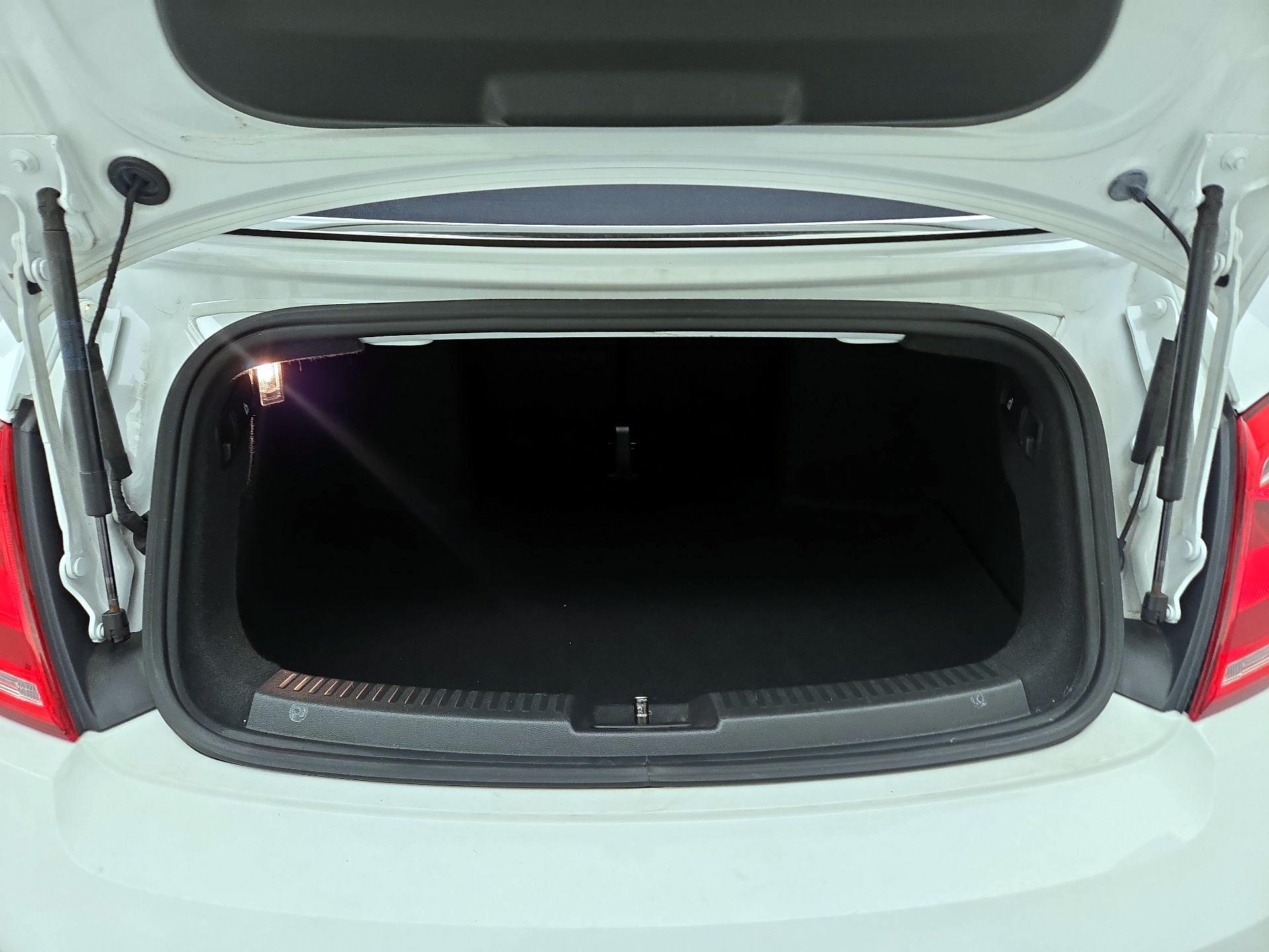 Thumbnail: 2016 Volkswagen Beetle - 19