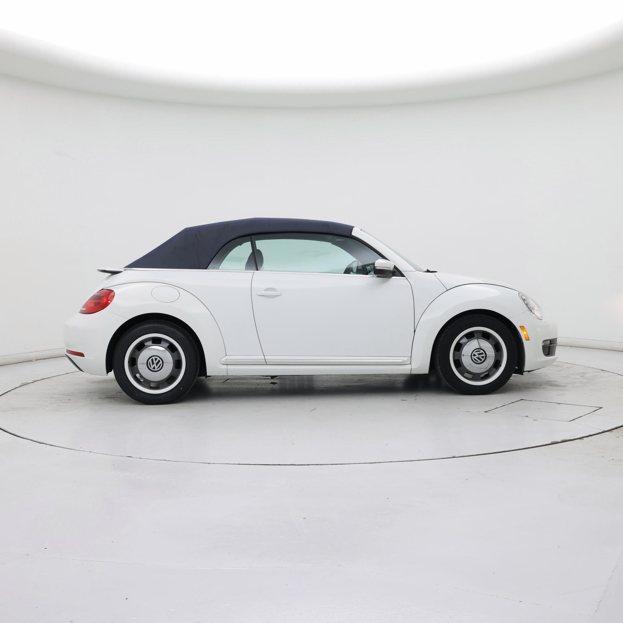 Thumbnail: 2016 Volkswagen Beetle - 7