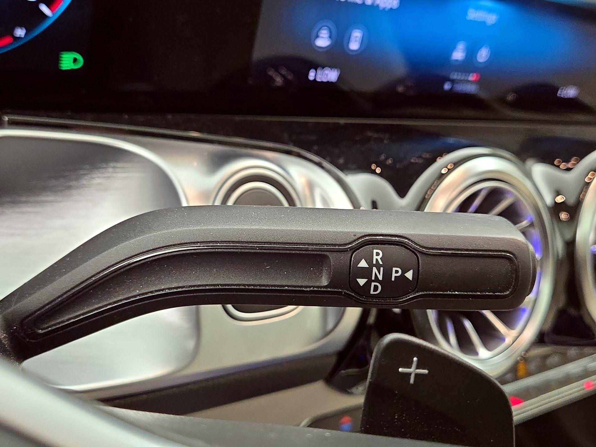 Thumbnail: 2021 Mercedes-Benz GLB - 16