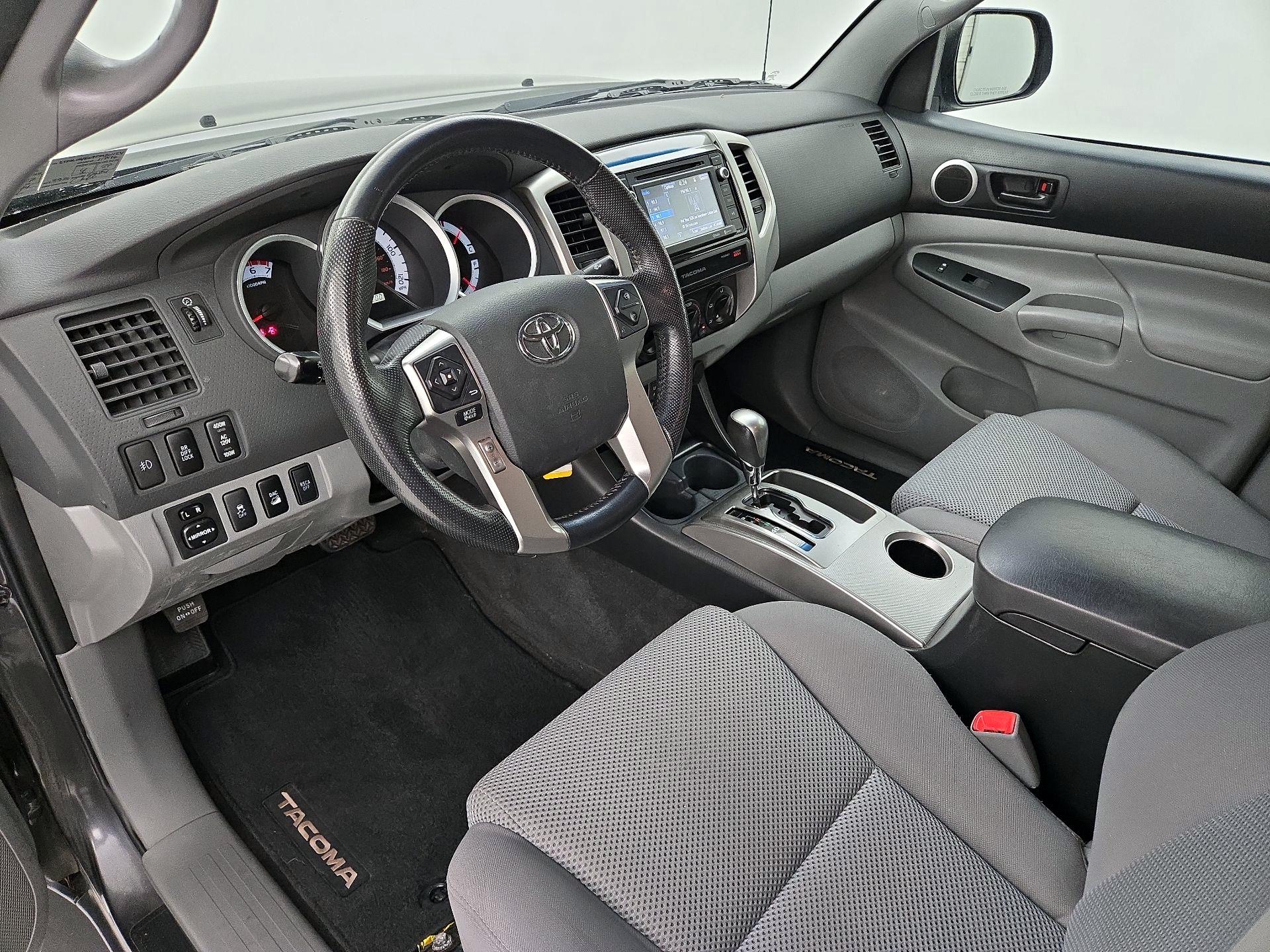 Thumbnail: 2015 Toyota Tacoma - 11