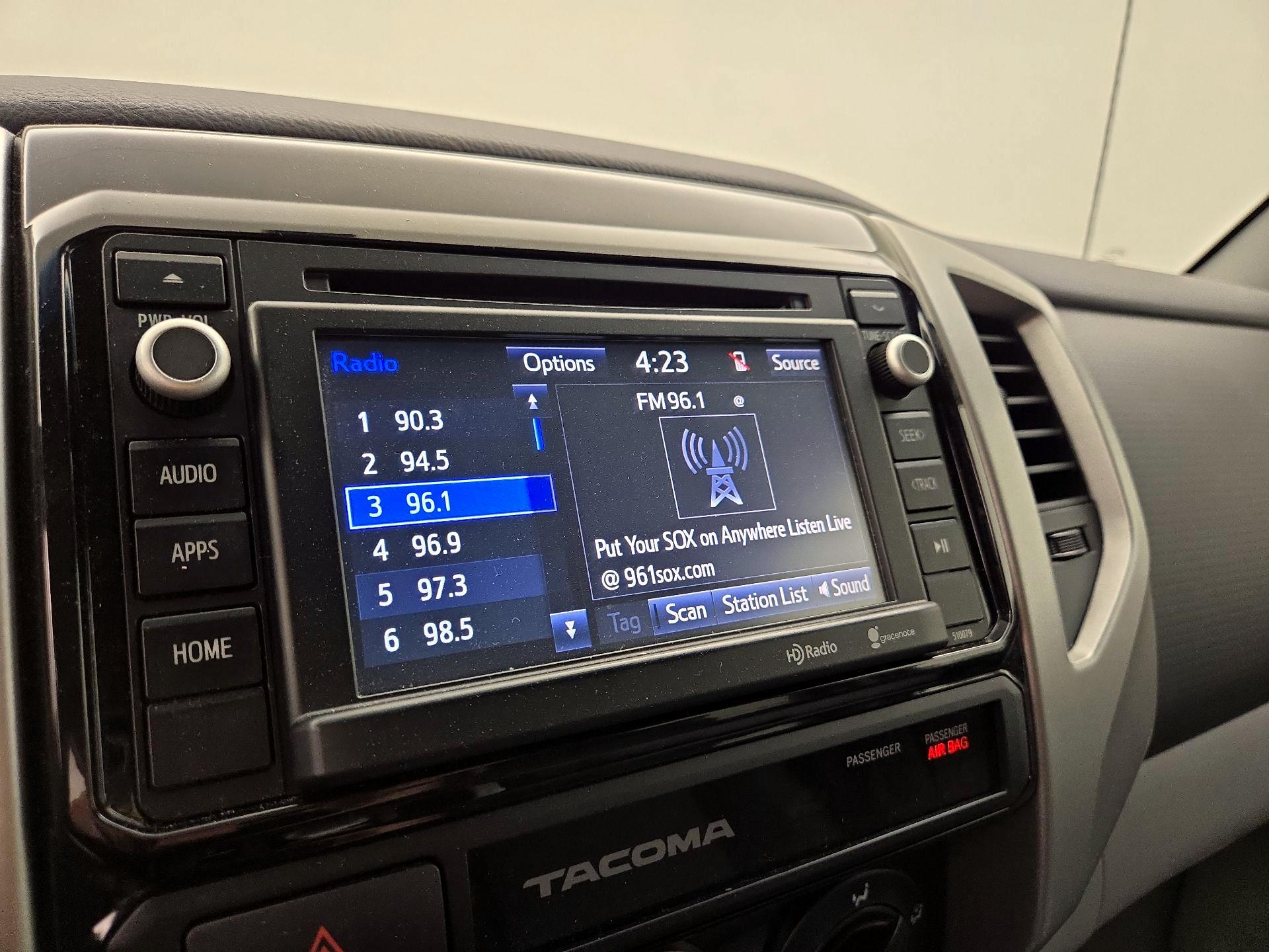 Thumbnail: 2015 Toyota Tacoma - 15