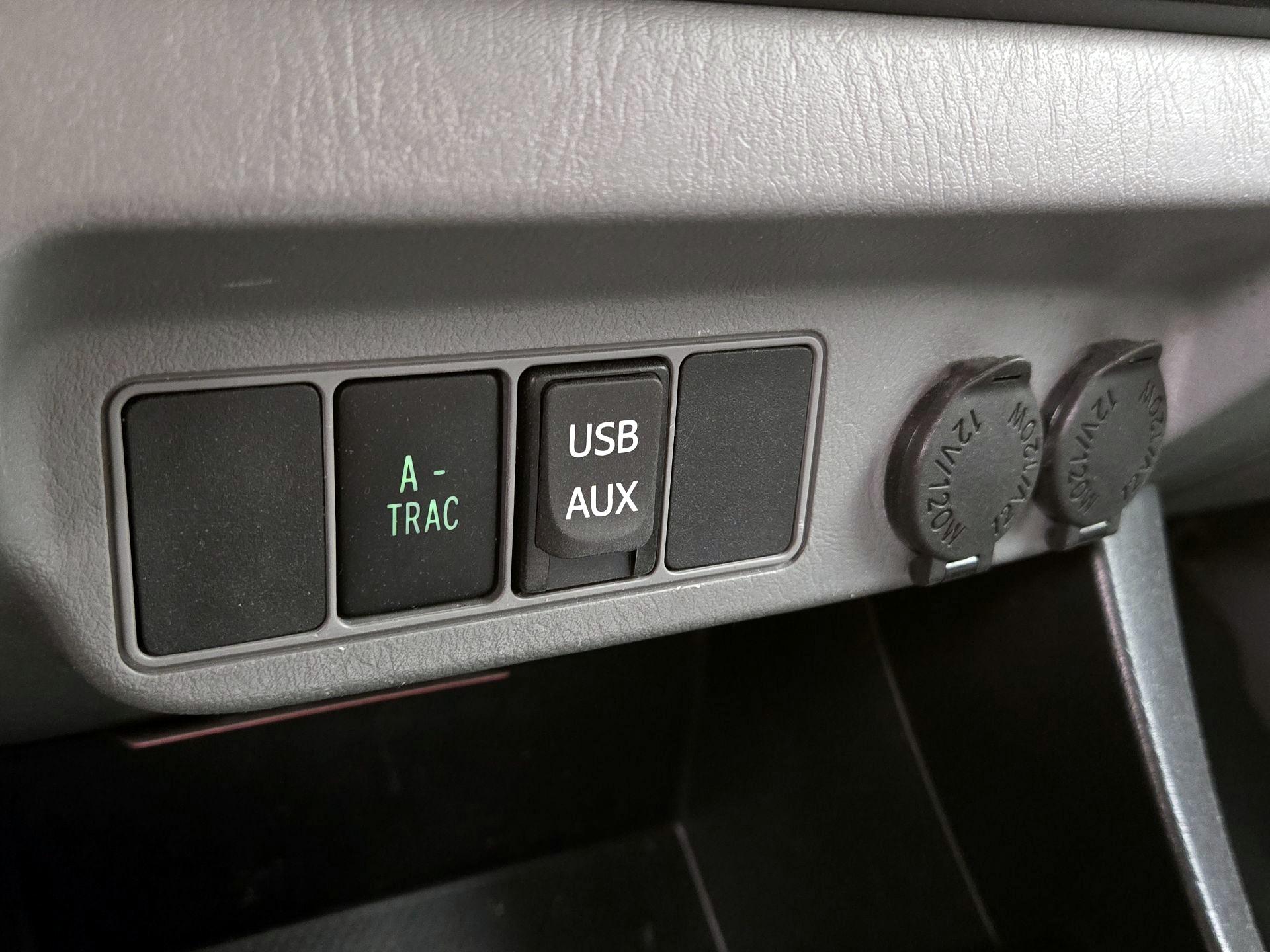 Thumbnail: 2015 Toyota Tacoma - 18