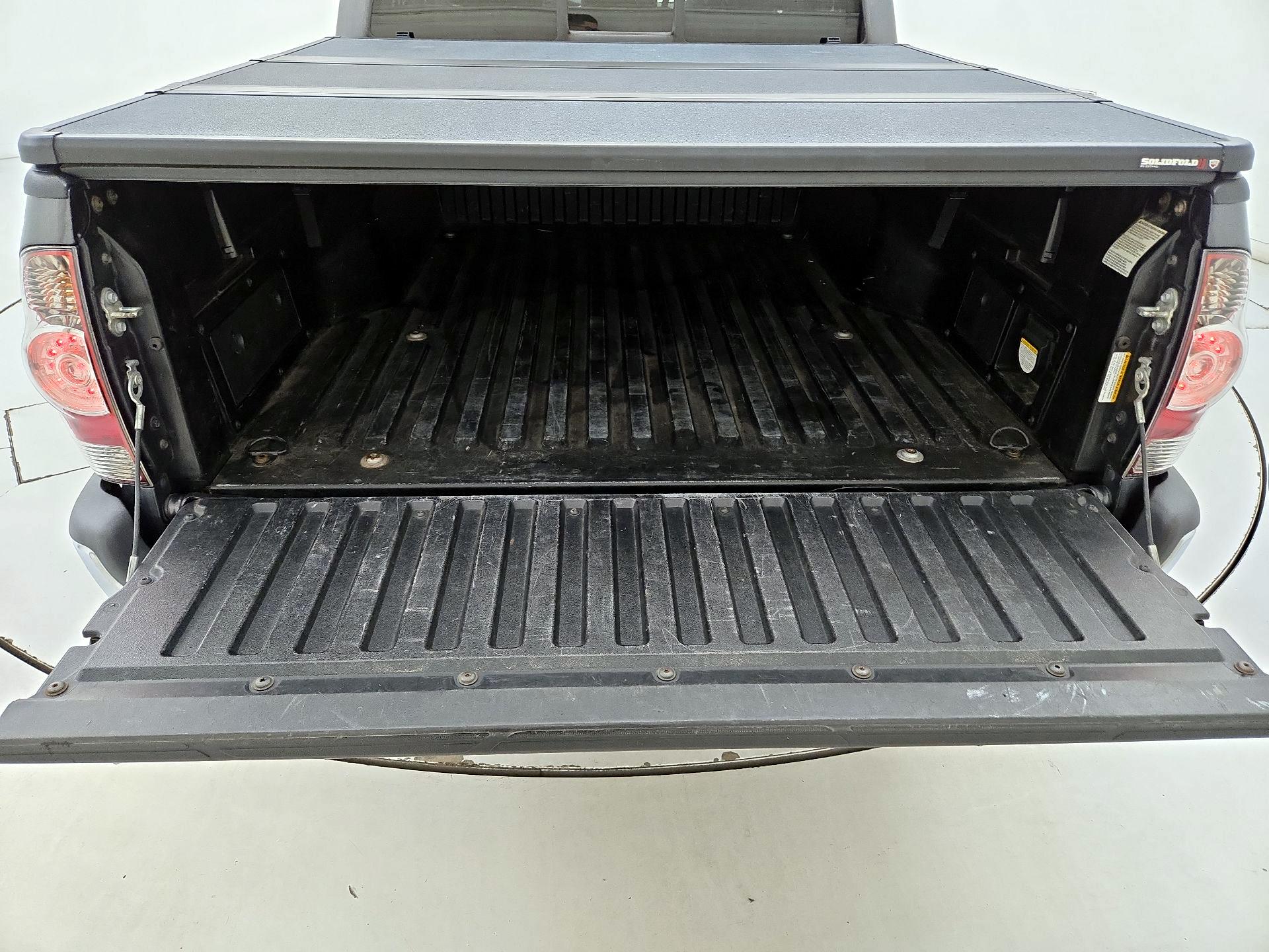 Thumbnail: 2015 Toyota Tacoma - 20