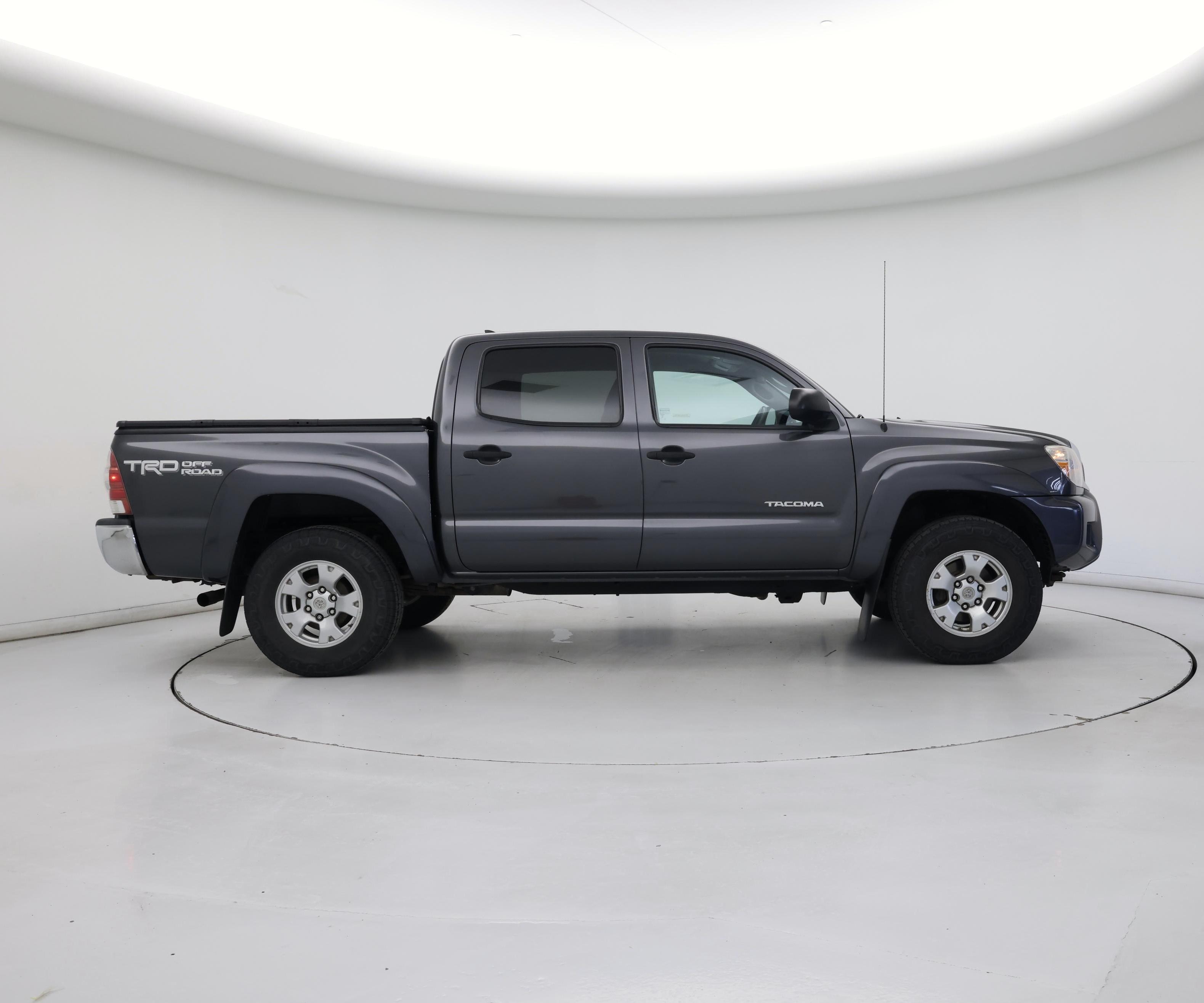 Thumbnail: 2015 Toyota Tacoma - 7