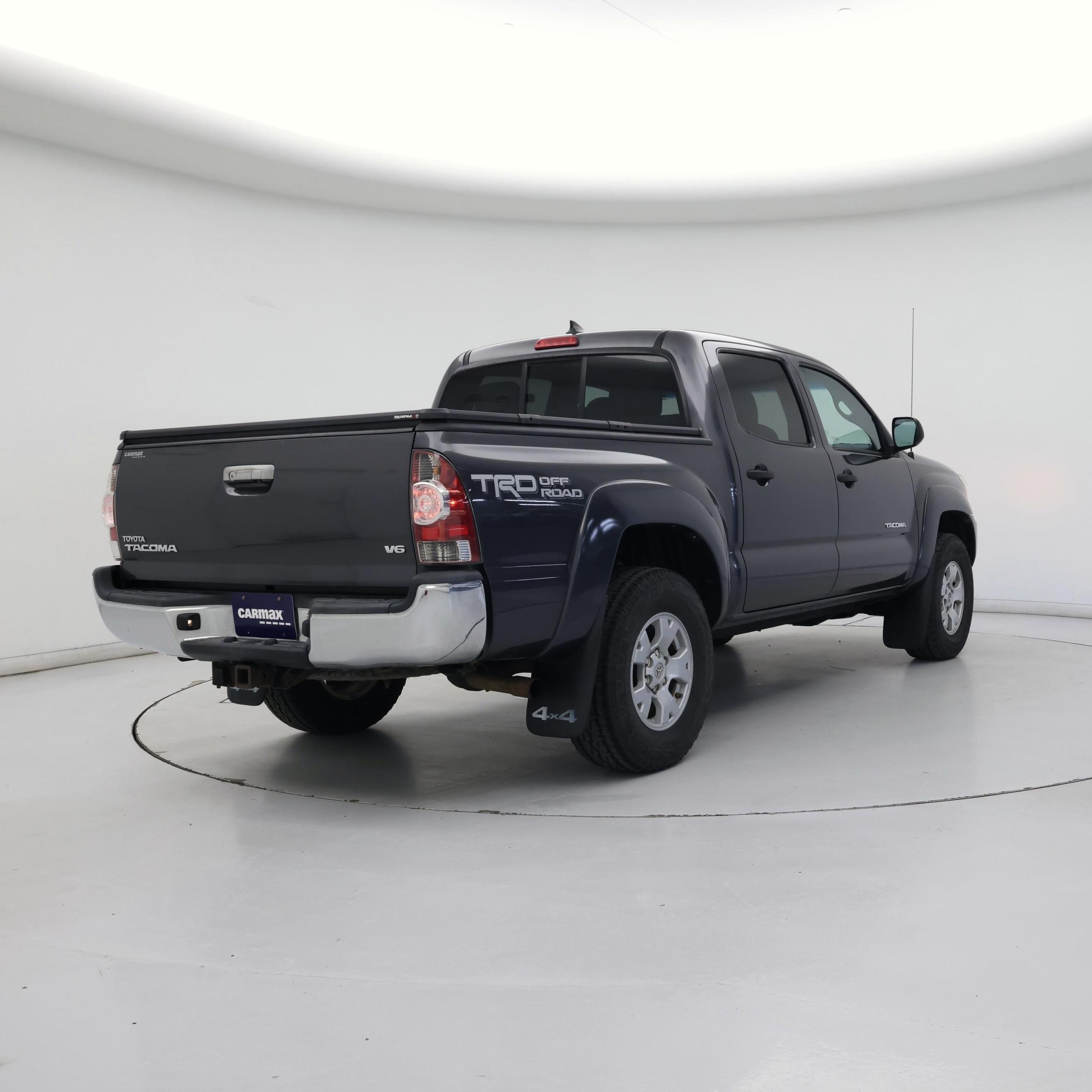 Thumbnail: 2015 Toyota Tacoma - 8