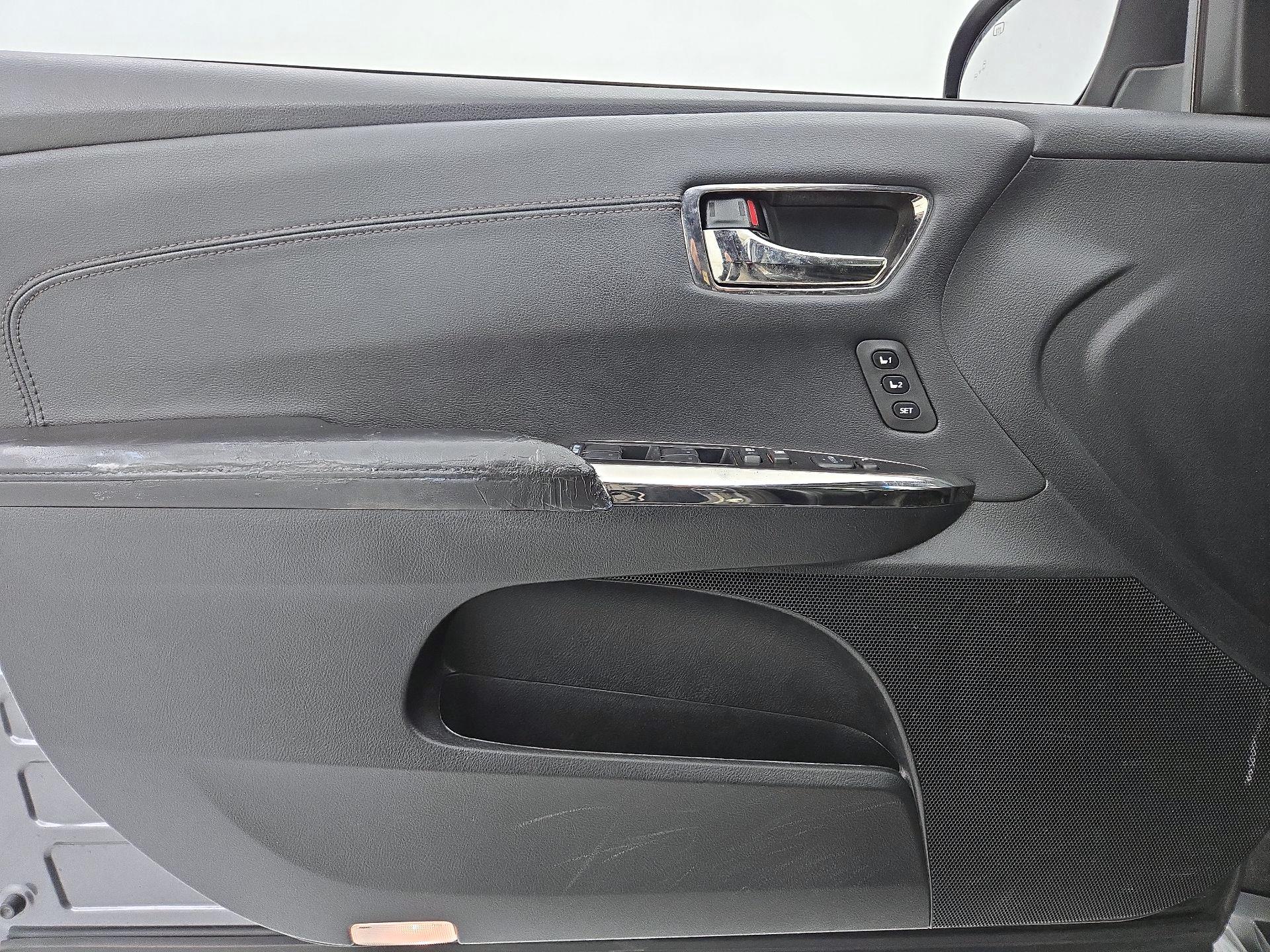 Thumbnail: 2016 Toyota Avalon - 12