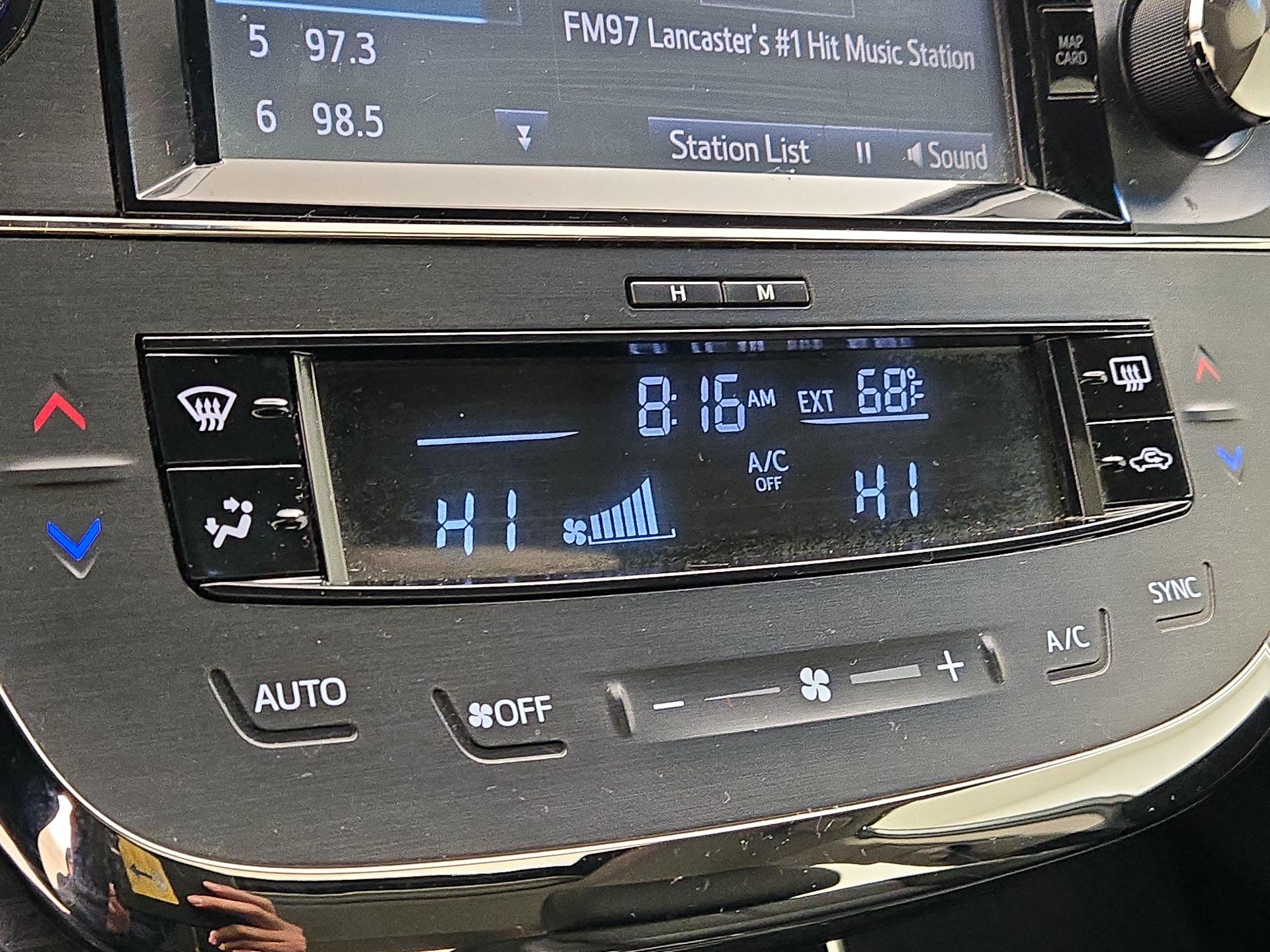 Thumbnail: 2016 Toyota Avalon - 16