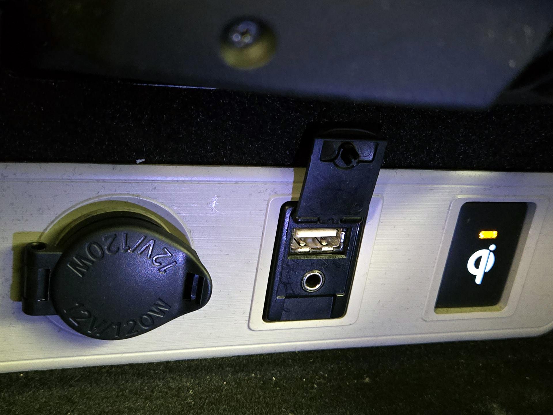 Thumbnail: 2016 Toyota Avalon - 18