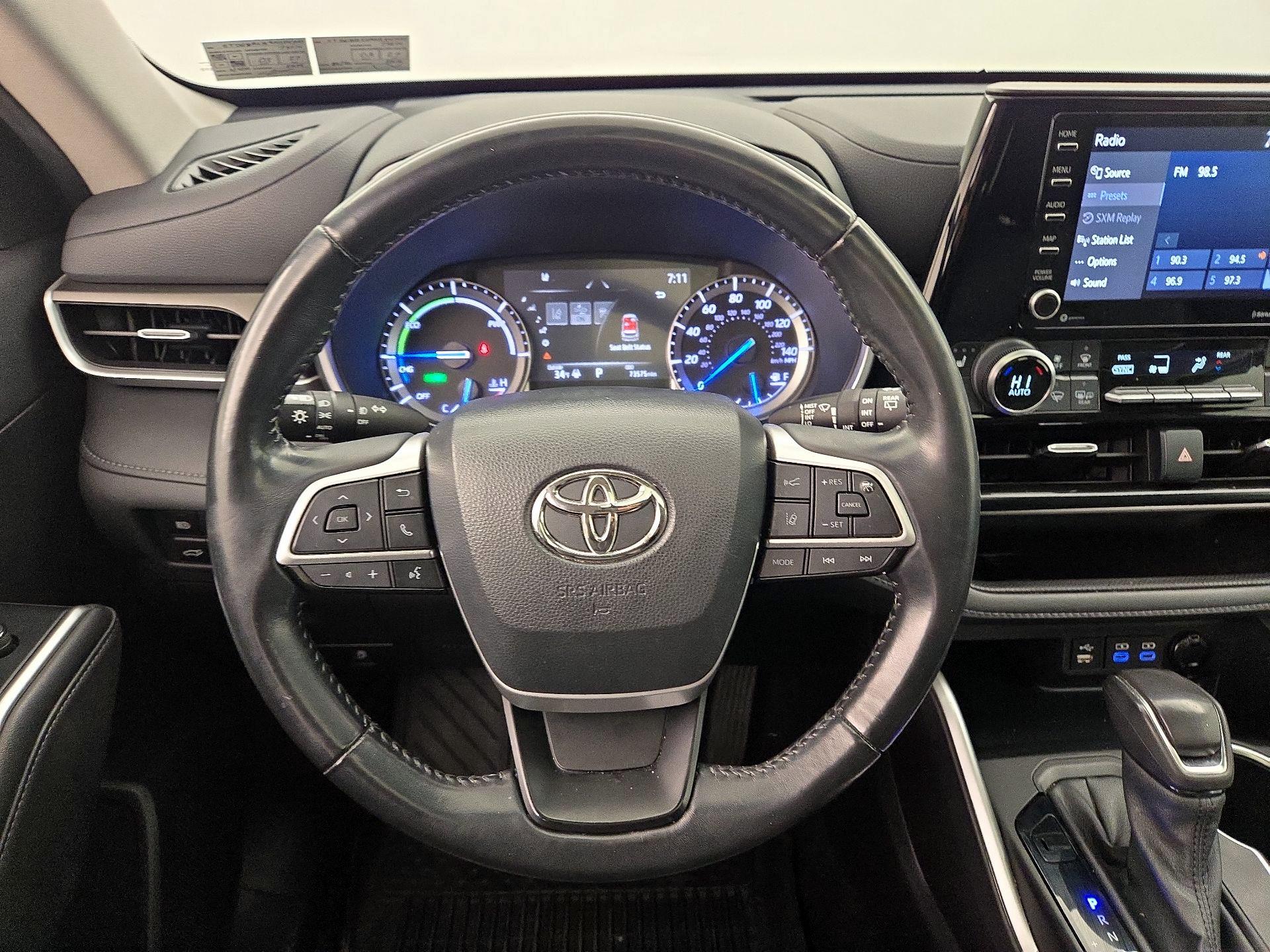 Thumbnail: 2022 Toyota Highlander - 10