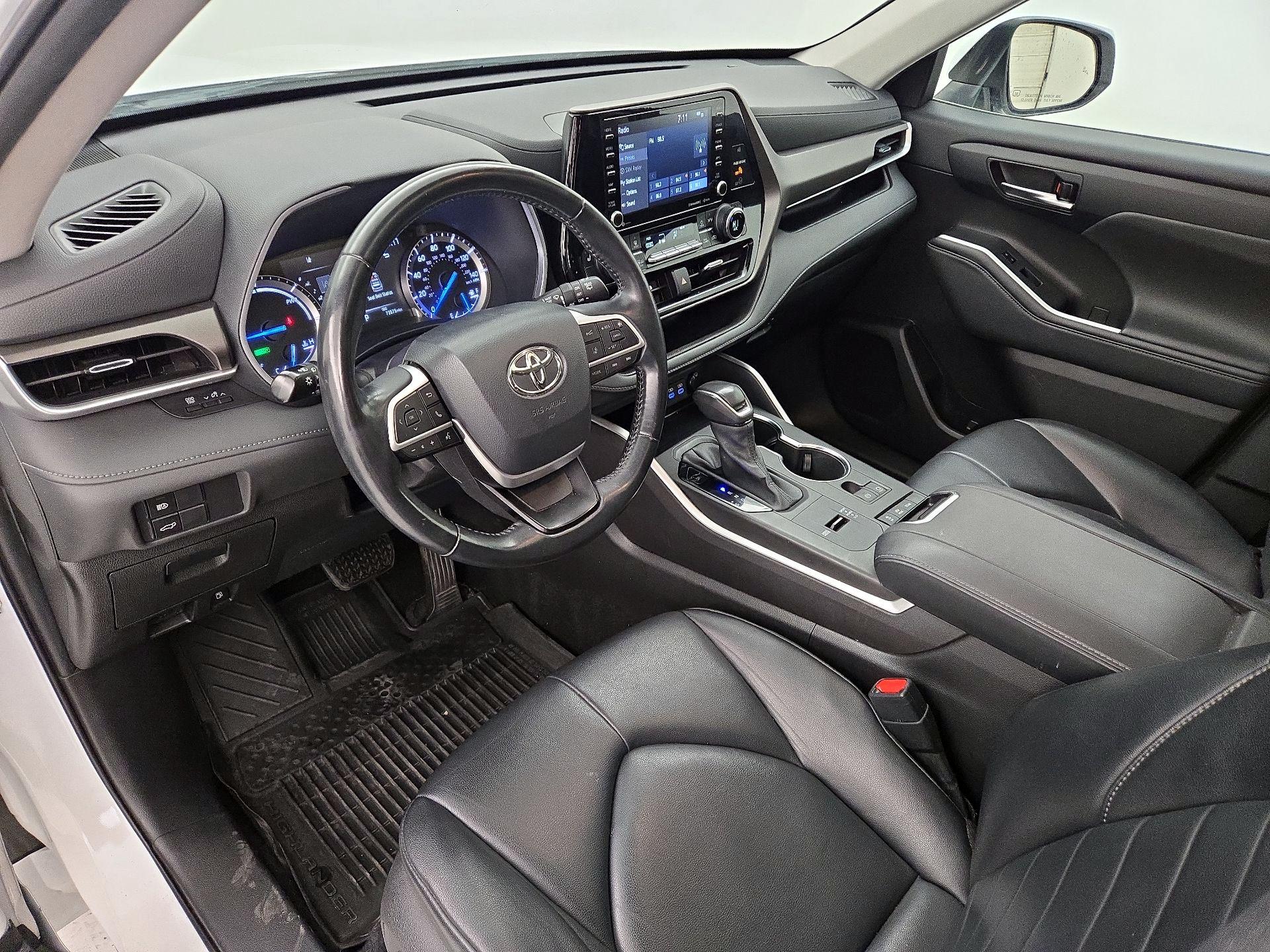 Thumbnail: 2022 Toyota Highlander - 11