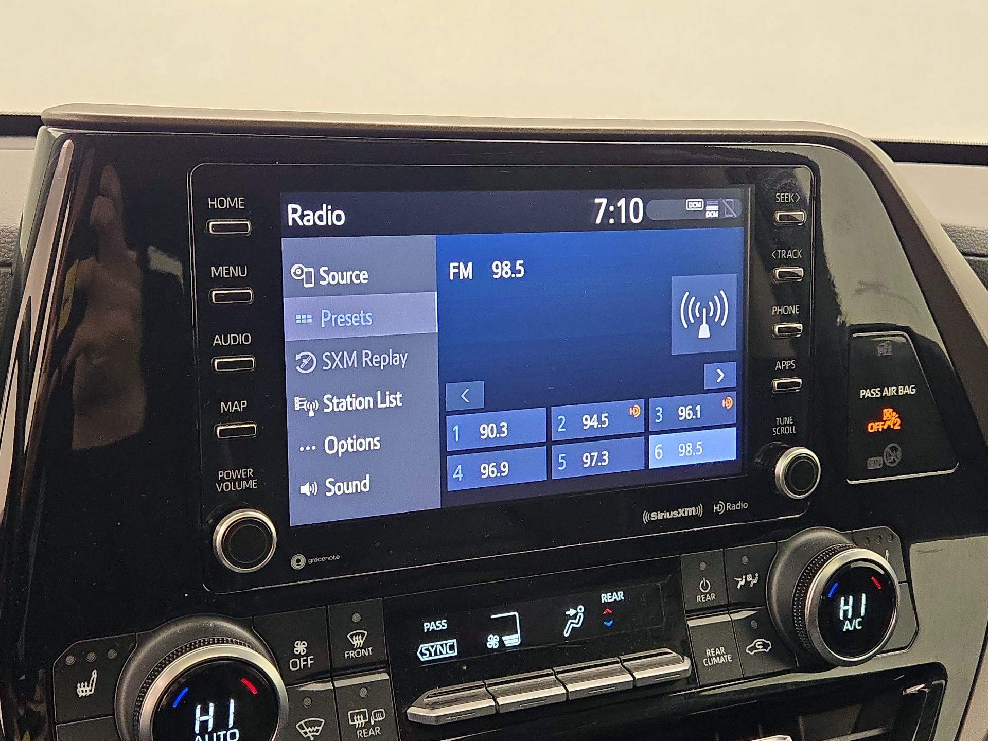 Thumbnail: 2022 Toyota Highlander - 15