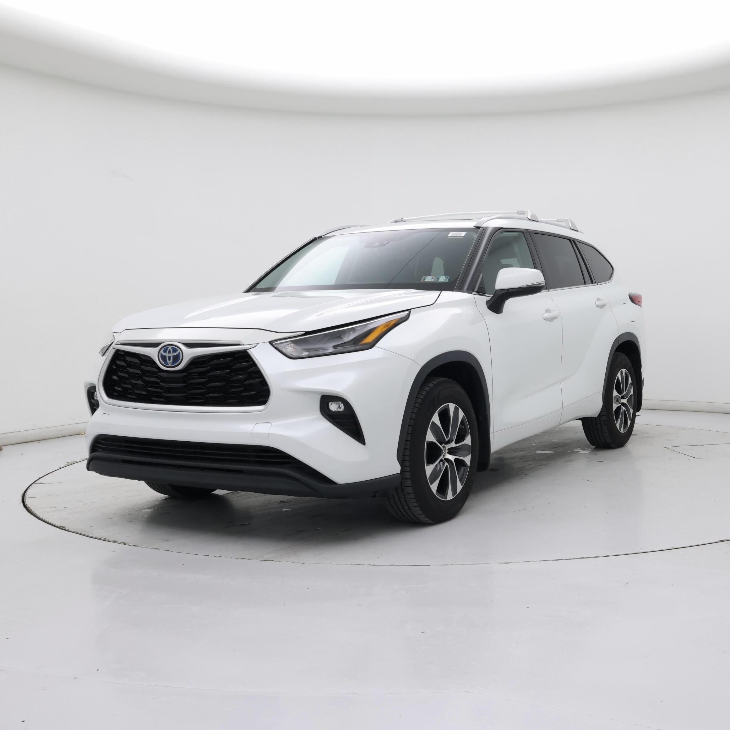 Thumbnail: 2022 Toyota Highlander - 4