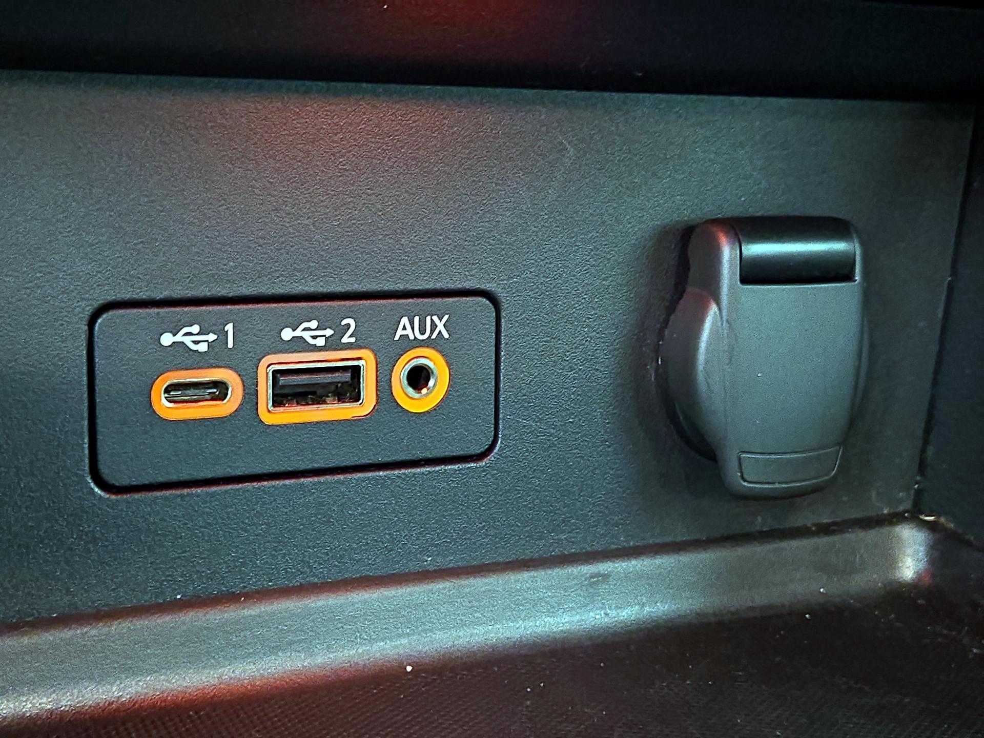 Thumbnail: 2023 Nissan Sentra - 17