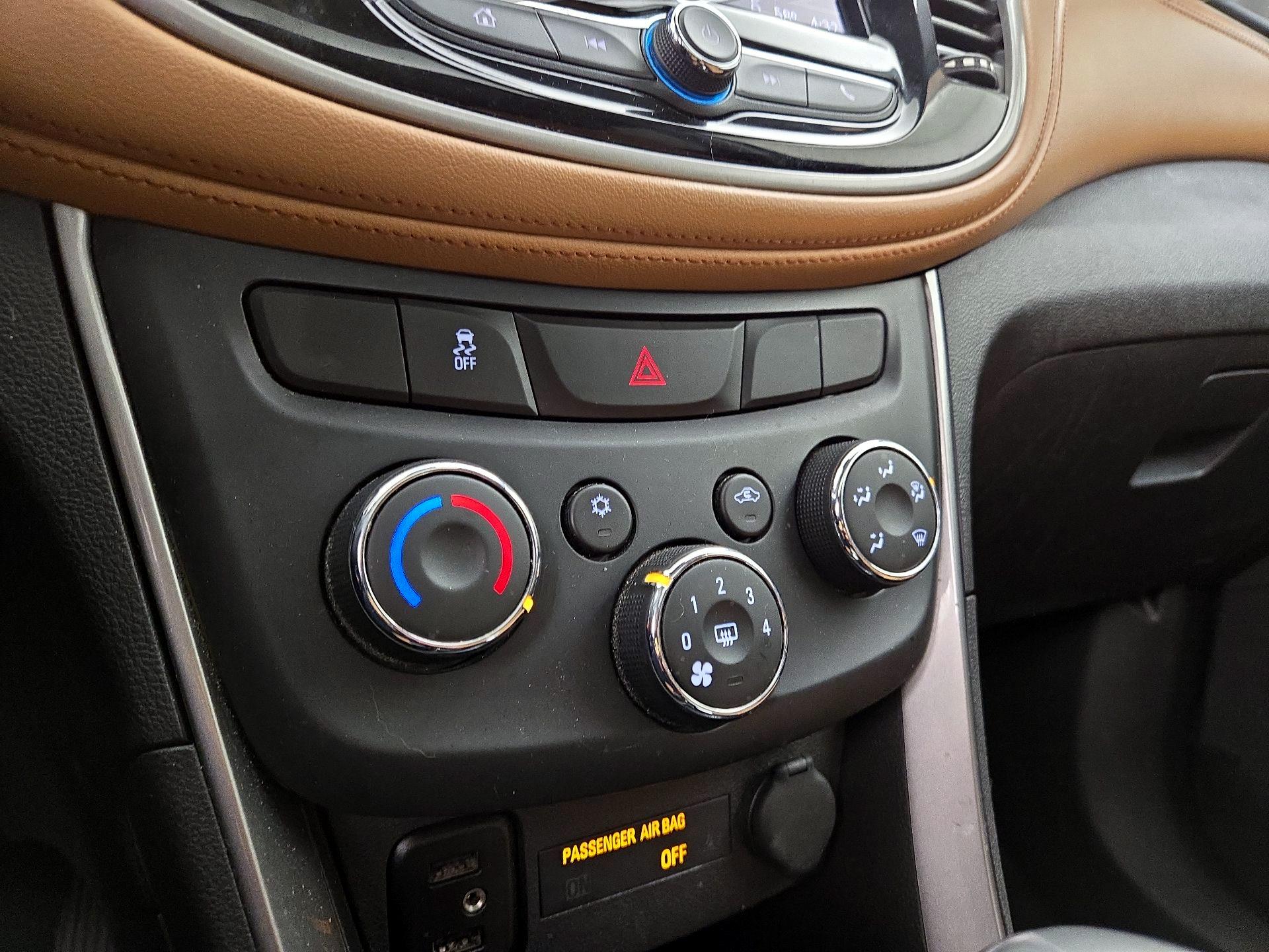 Thumbnail: 2018 Chevrolet Trax - 16