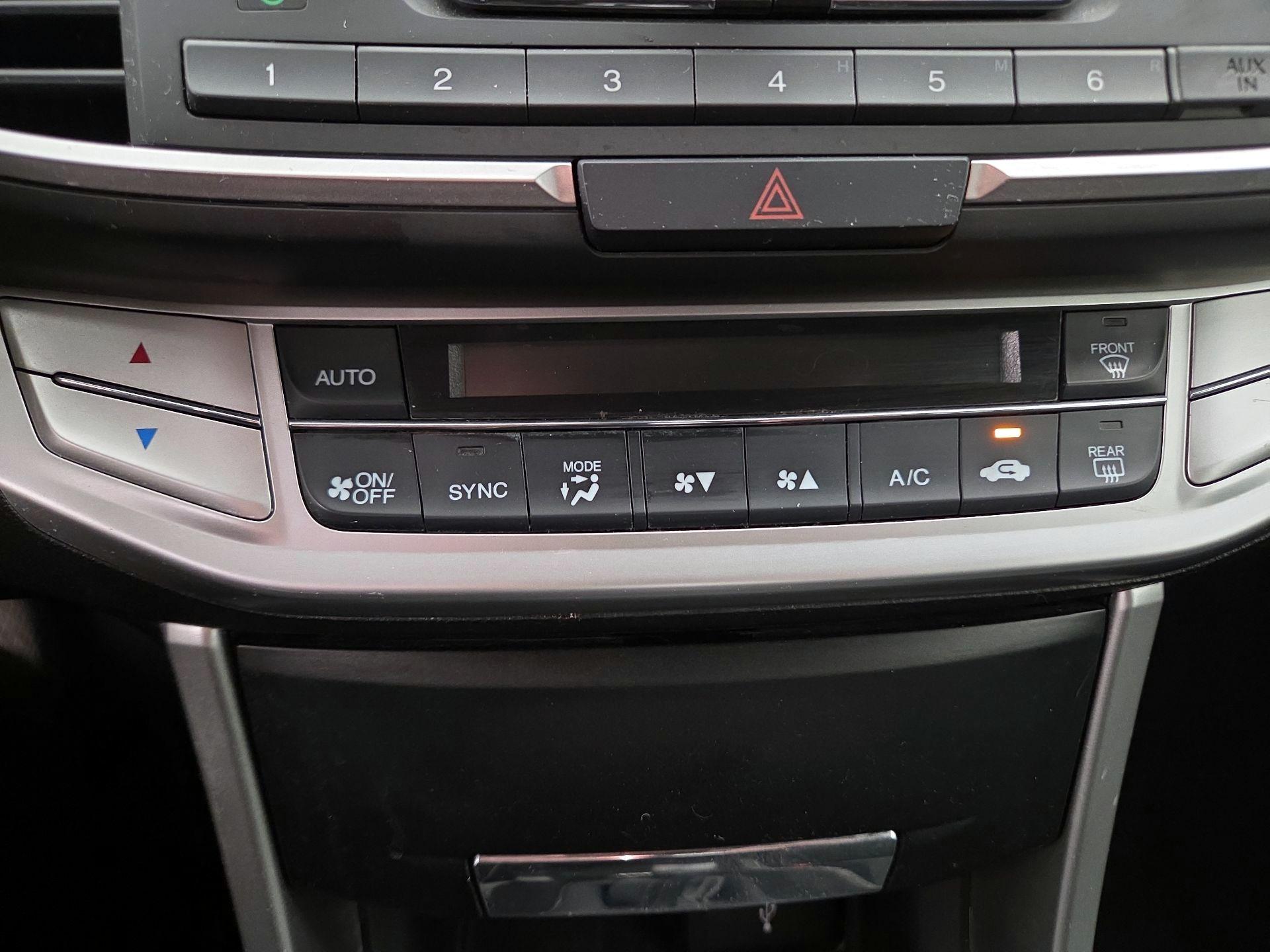 Thumbnail: 2015 Honda Accord - 14