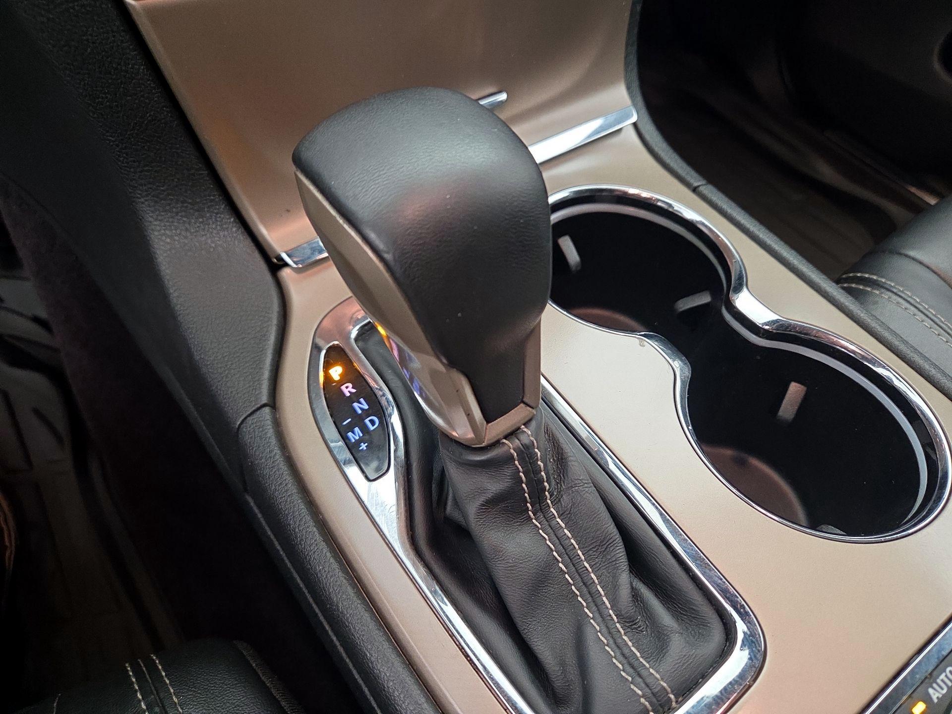 Thumbnail: 2016 Jeep Grand Cherokee - 15